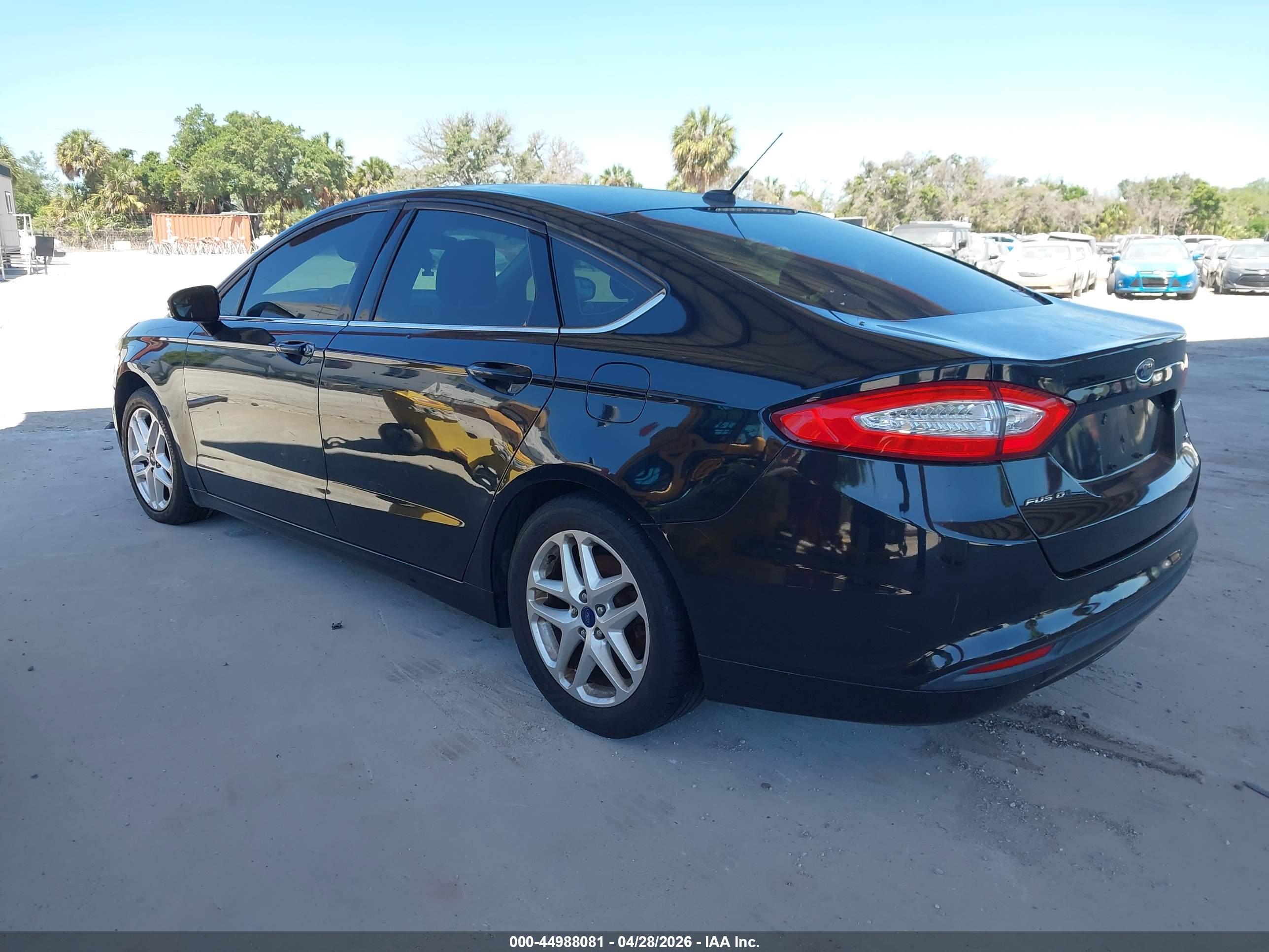 FORD FUSION image 3