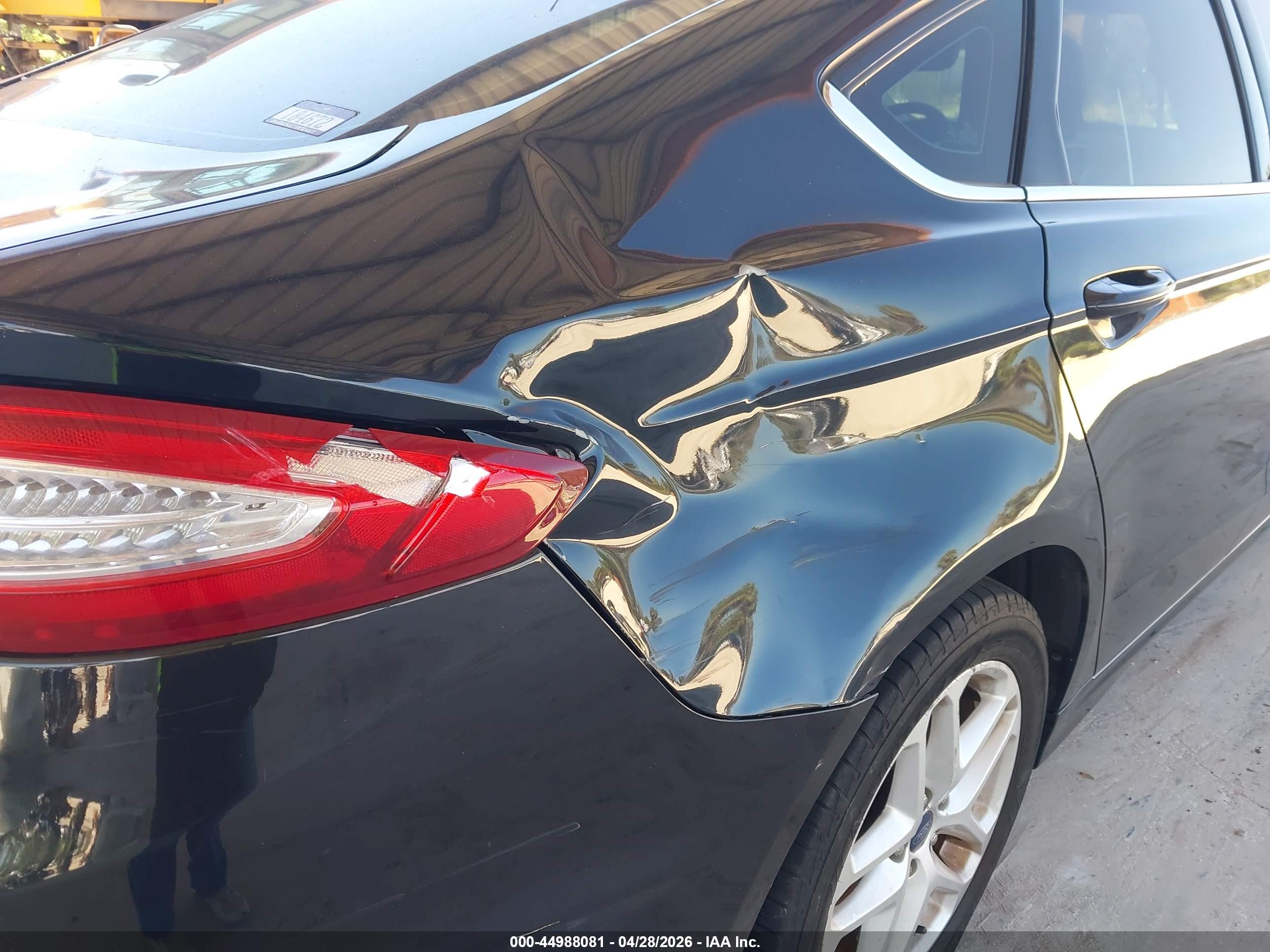 FORD FUSION image 6