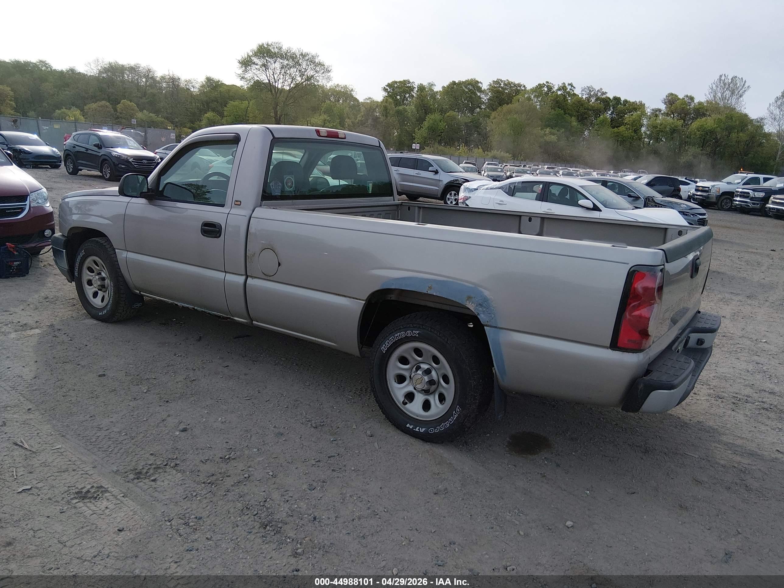 CHEVROLET SILVERADO image 3
