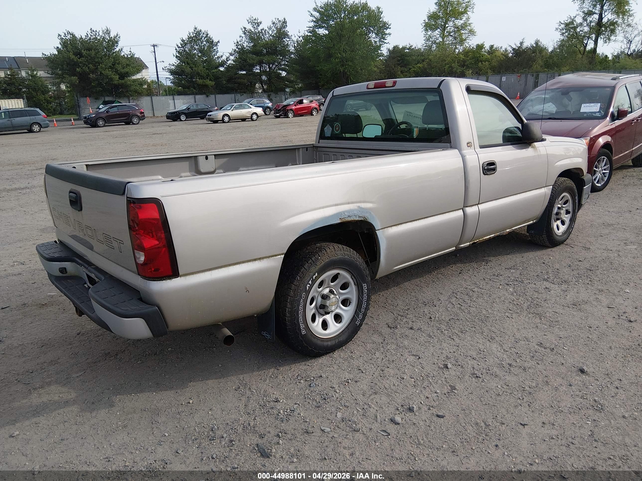 CHEVROLET SILVERADO image 4