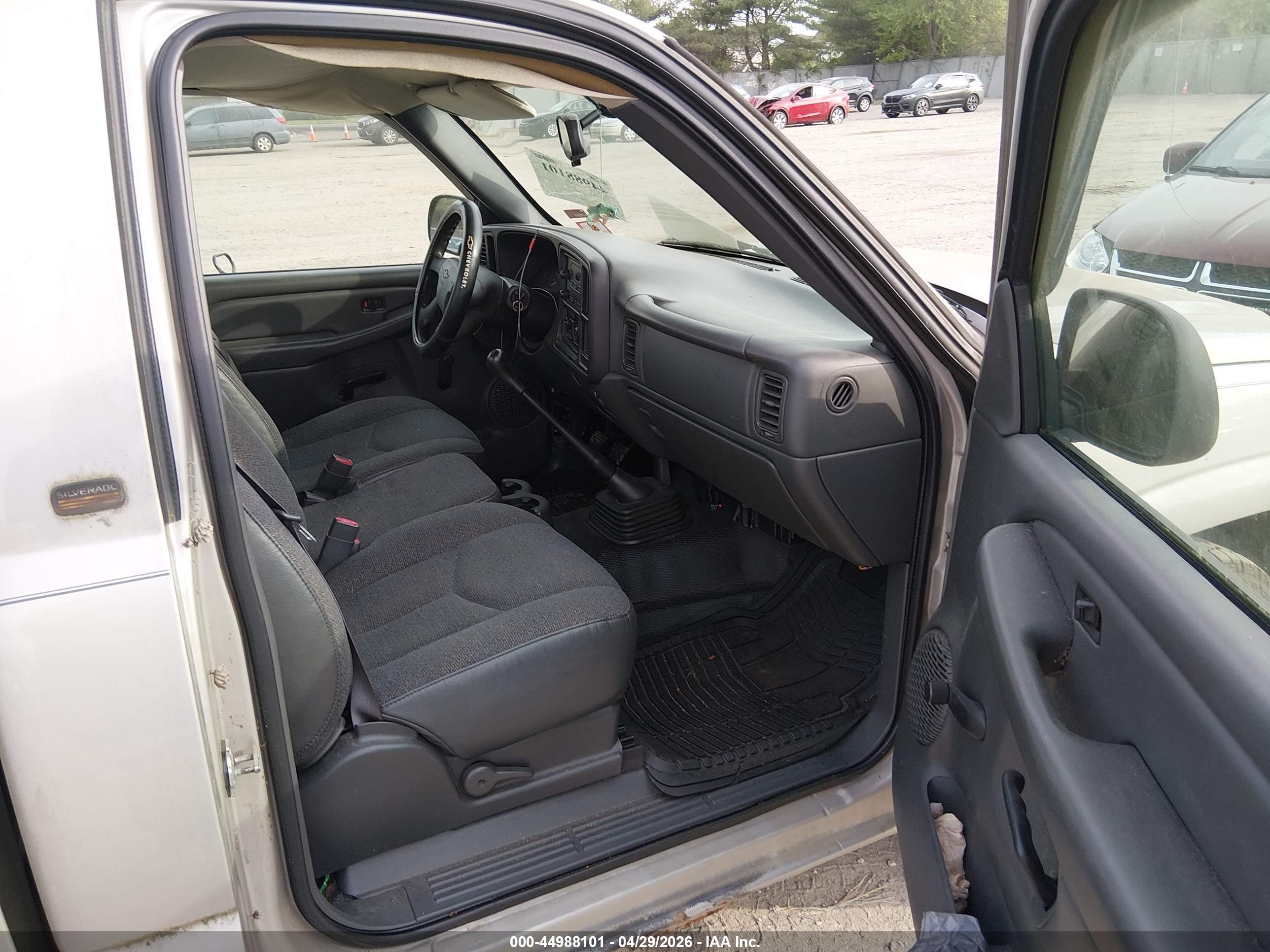 CHEVROLET SILVERADO image 5