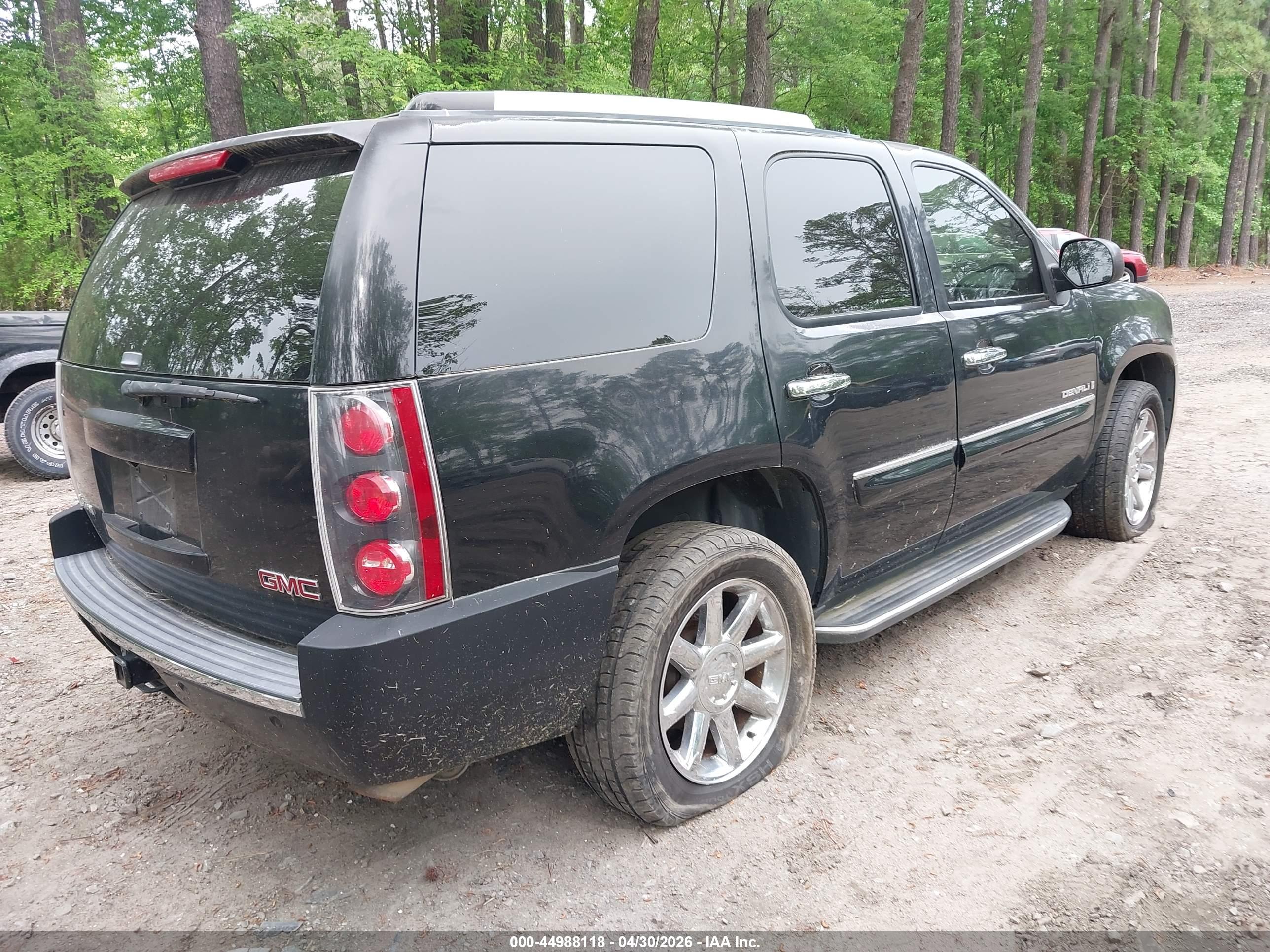 GMC YUKON image 4