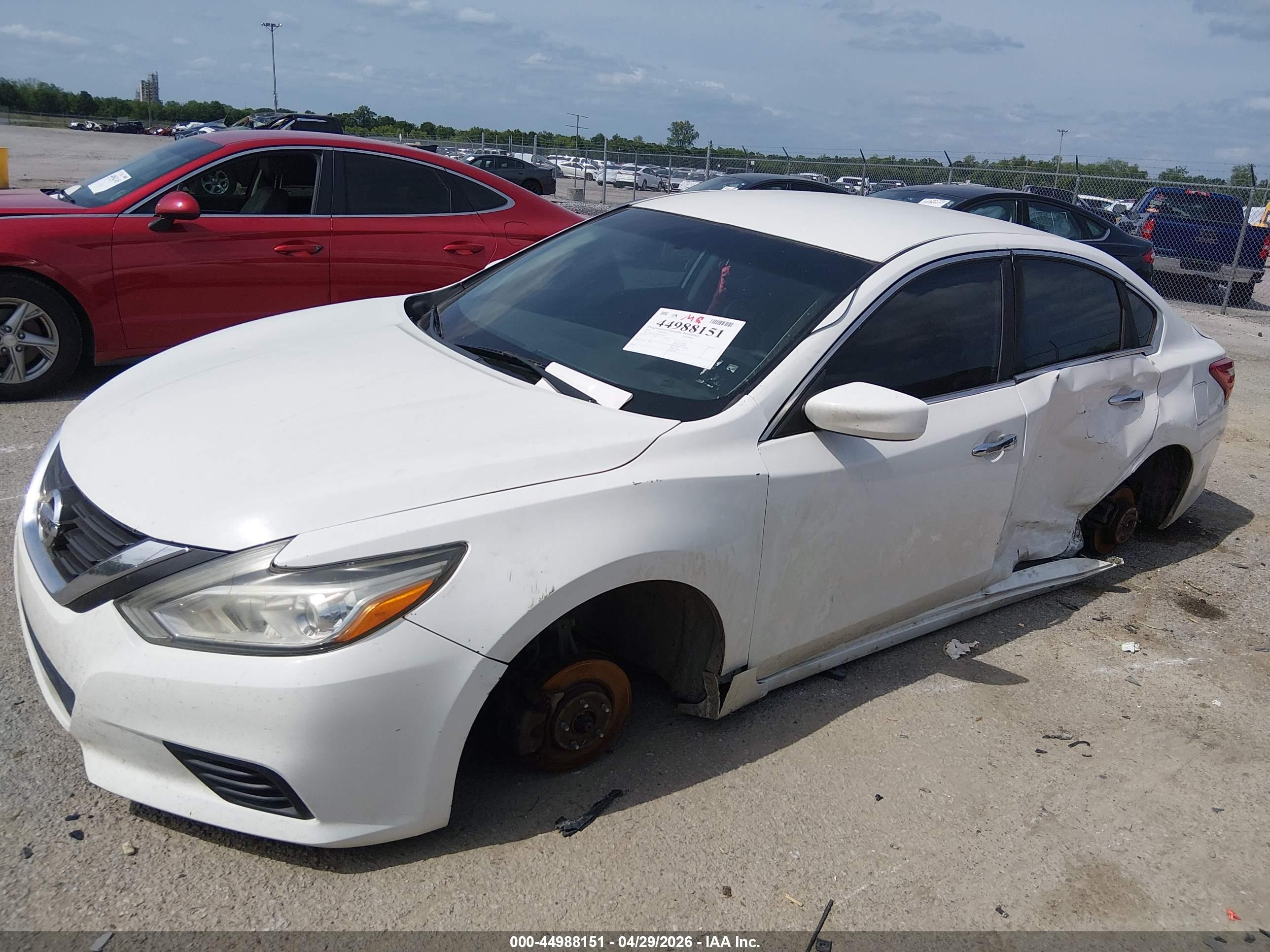 NISSAN ALTIMA image 2