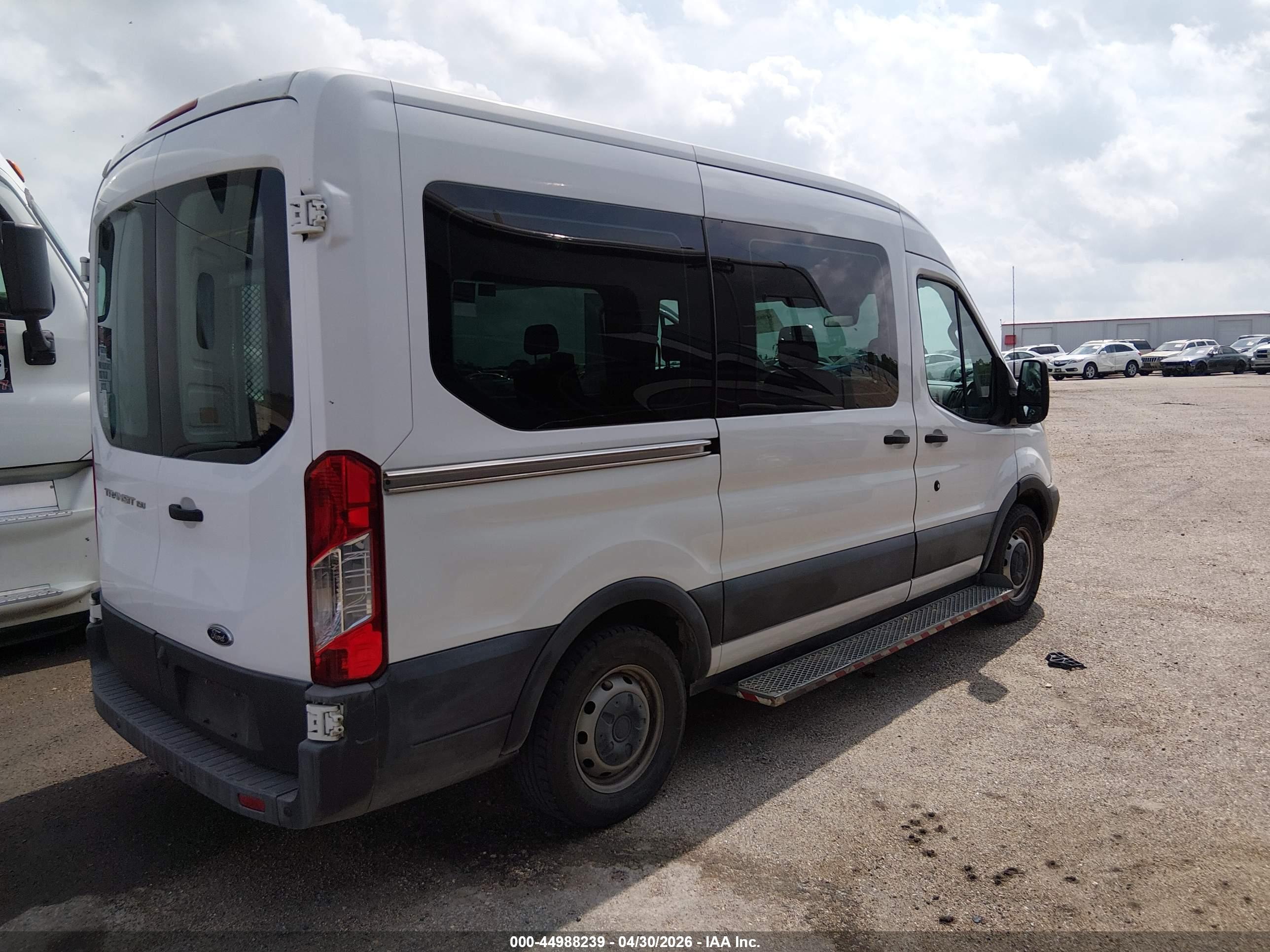 FORD TRANSIT-150 image 4