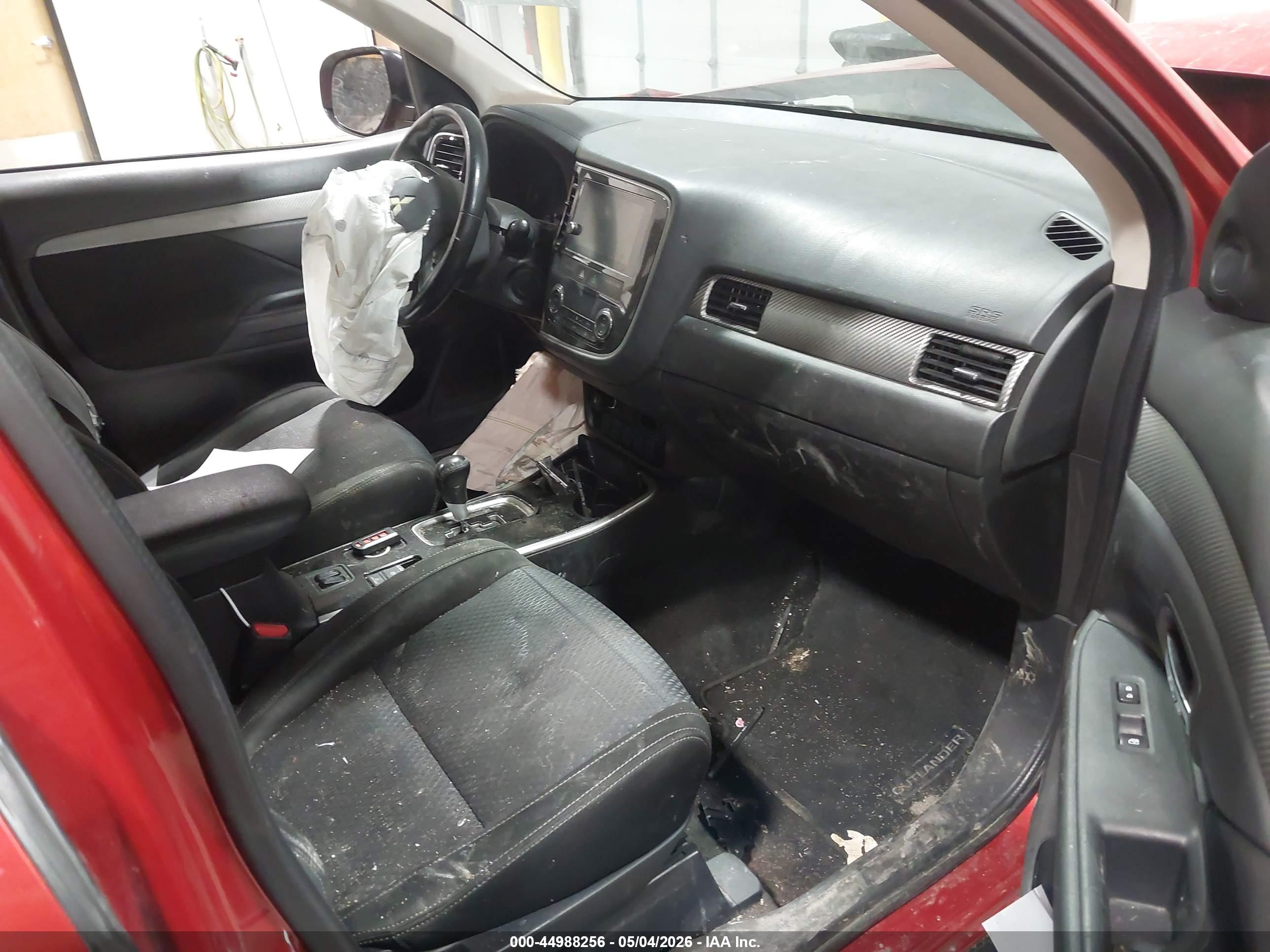 MITSUBISHI OUTLANDER image 5
