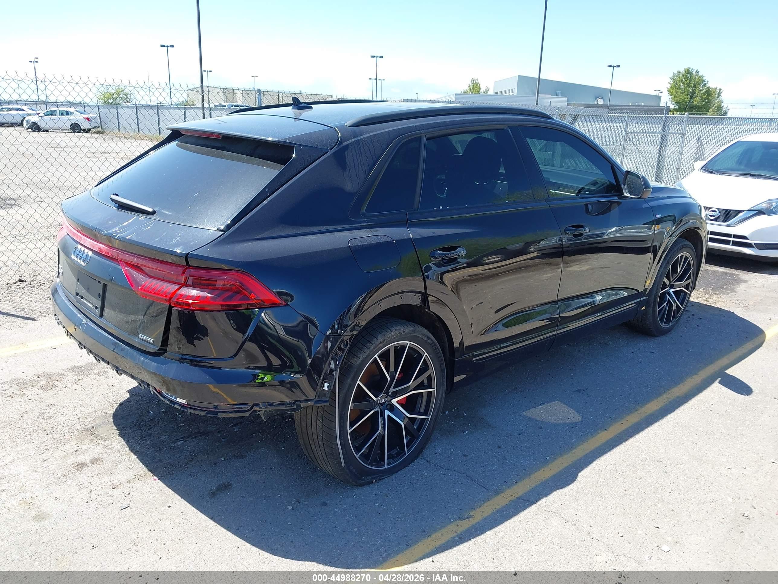 AUDI Q8 image 4