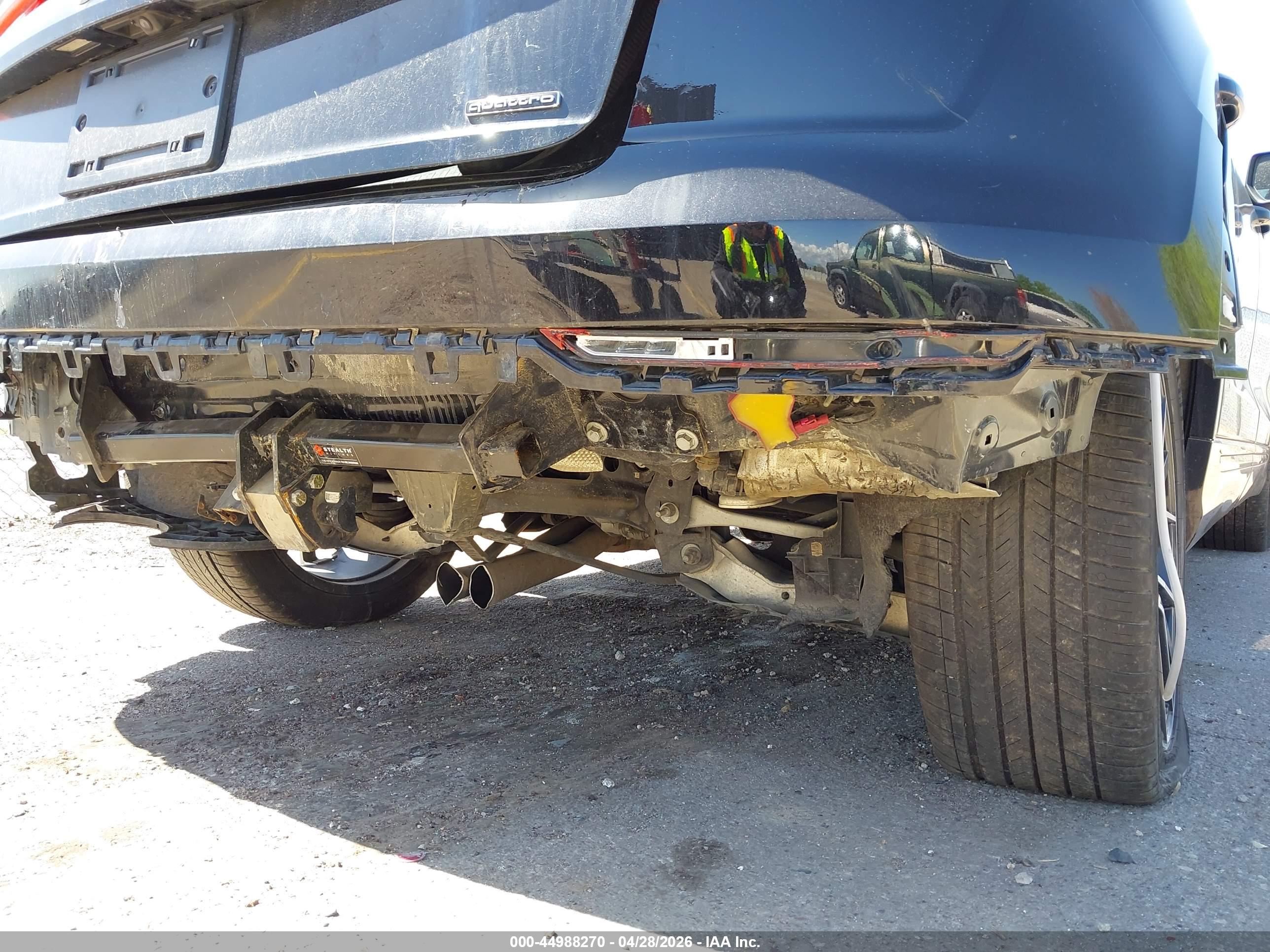 AUDI Q8 image 6