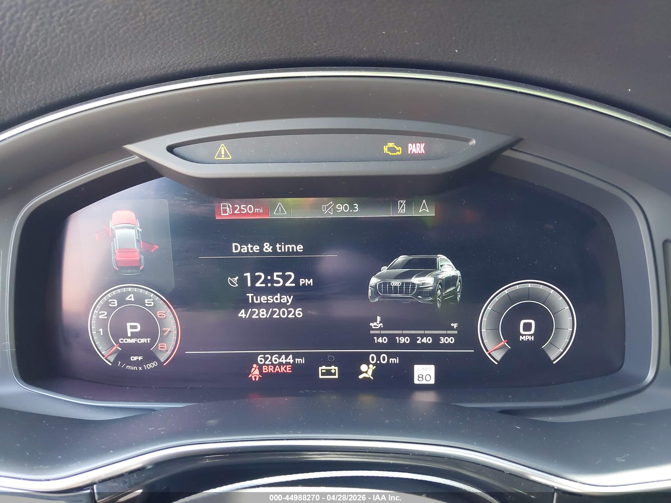 AUDI Q8 image 7