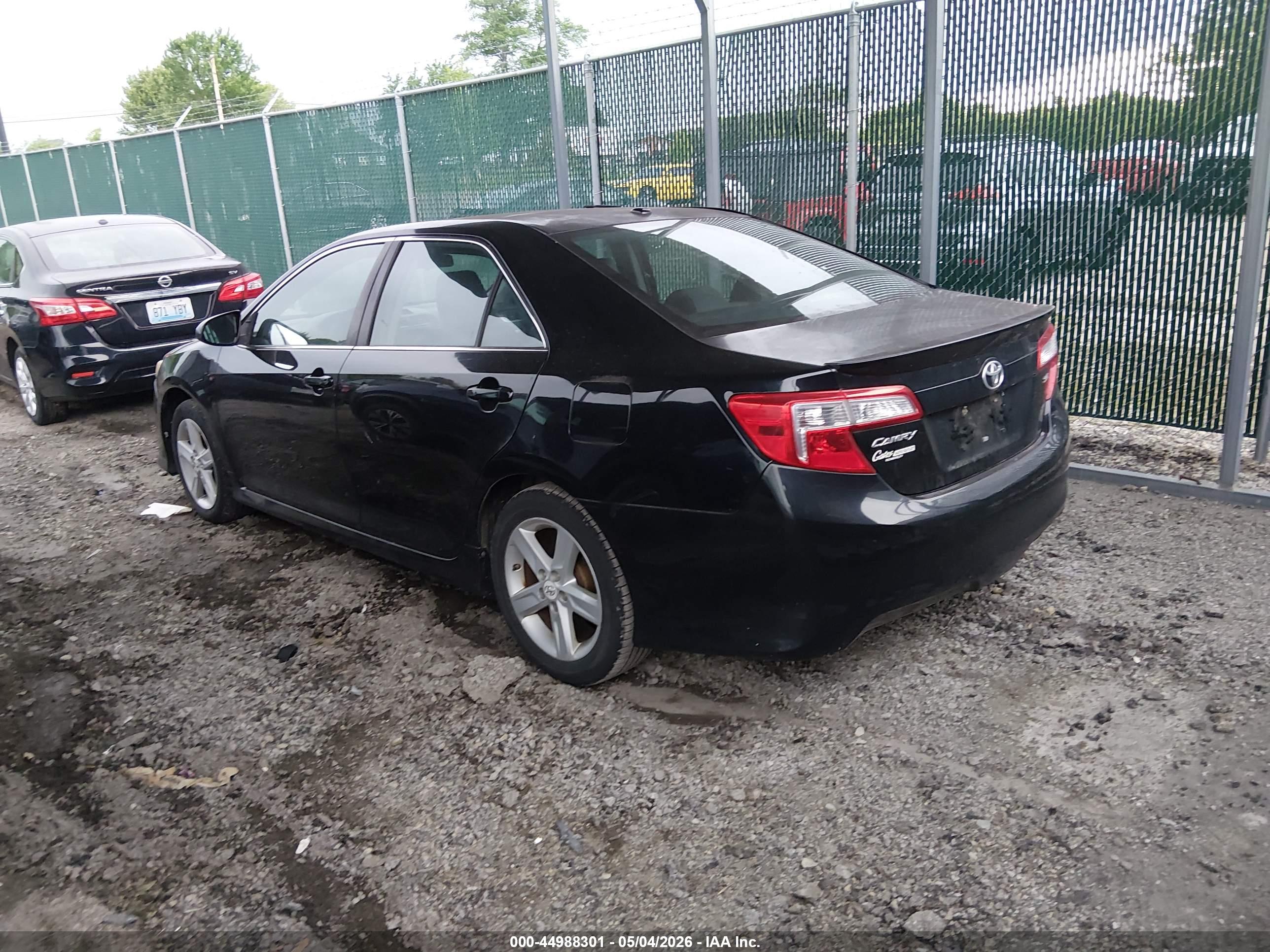 TOYOTA CAMRY image 3