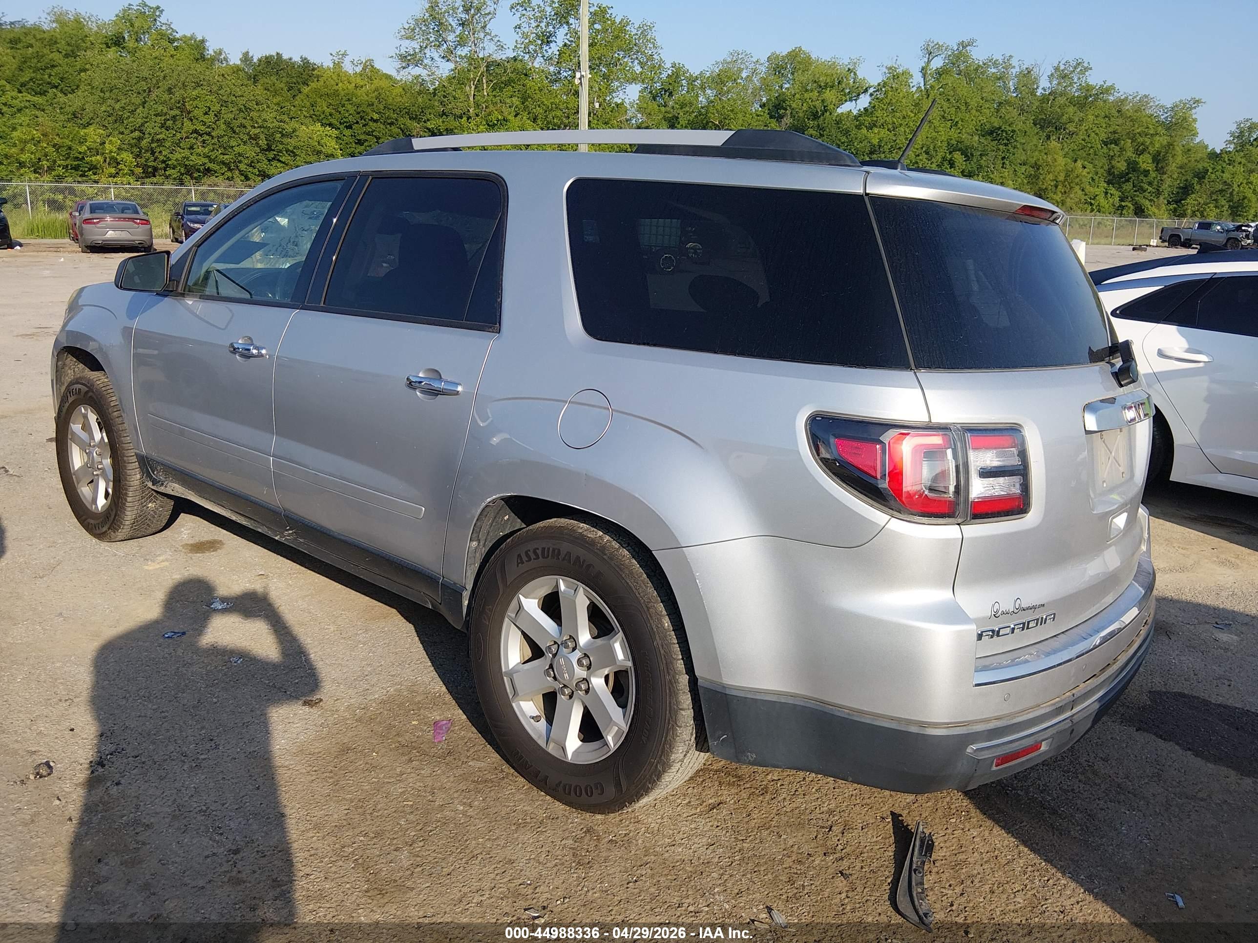 GMC ACADIA image 3