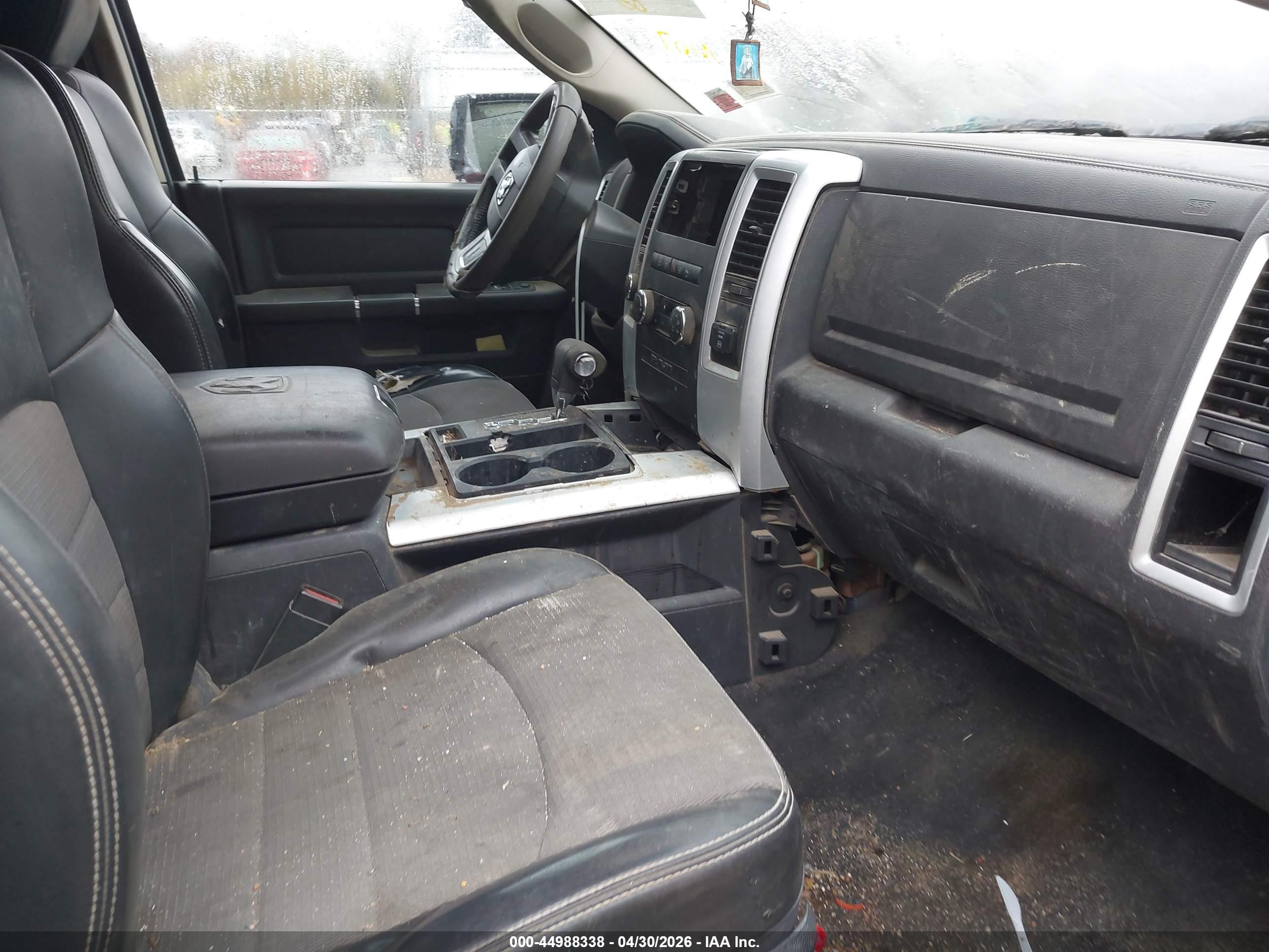 DODGE RAM image 5