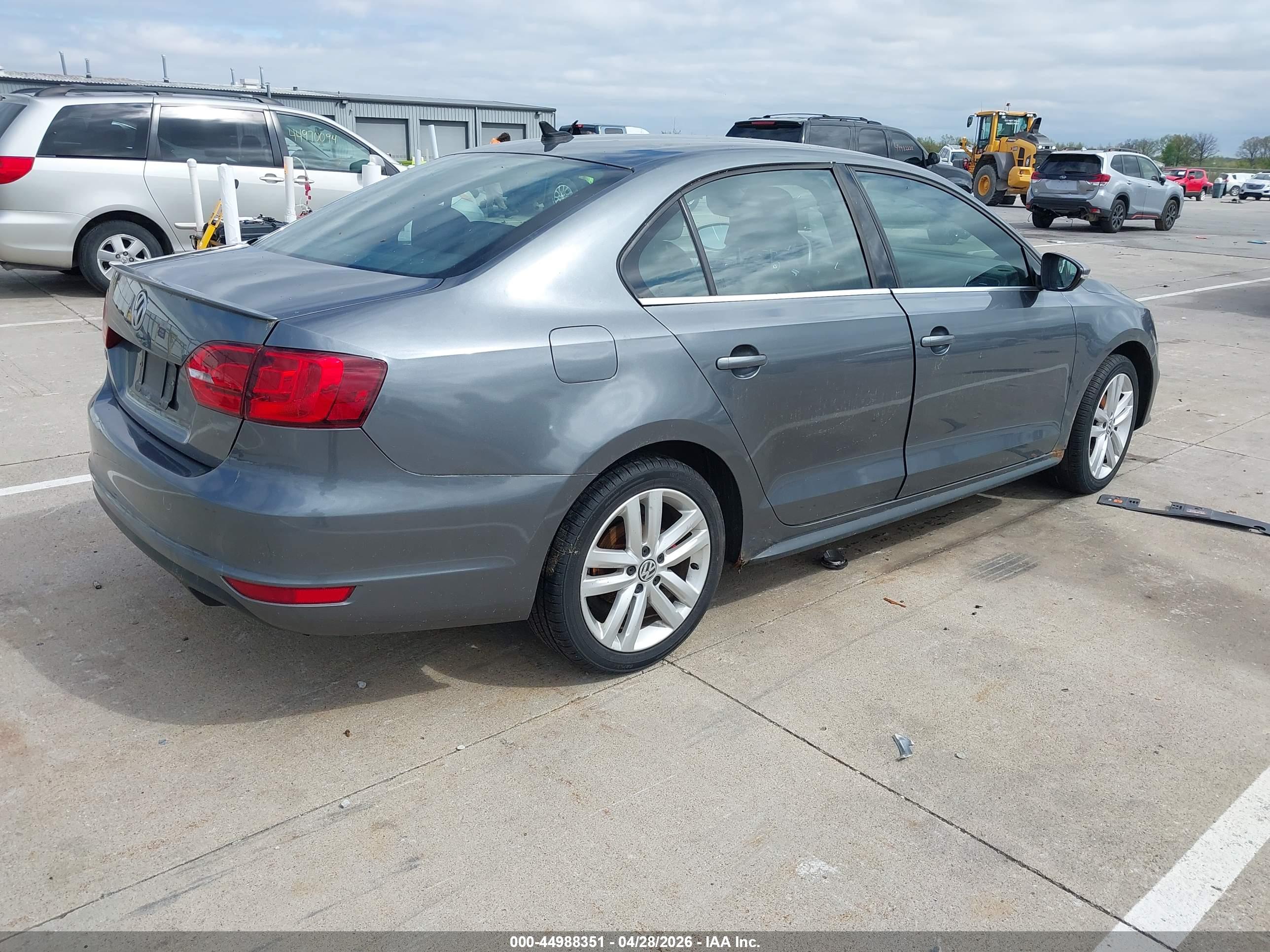 VOLKSWAGEN JETTA image 4