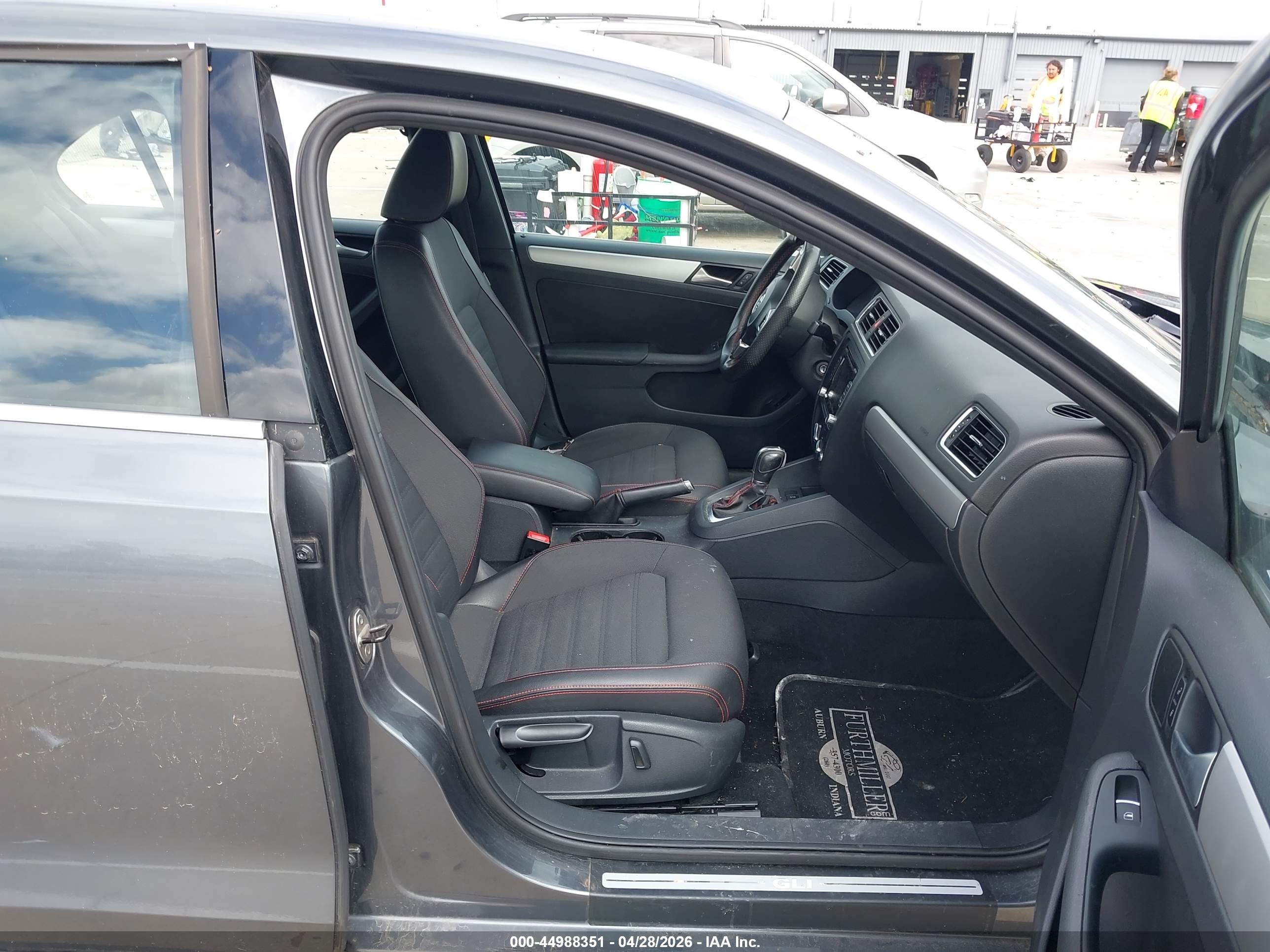 VOLKSWAGEN JETTA image 5