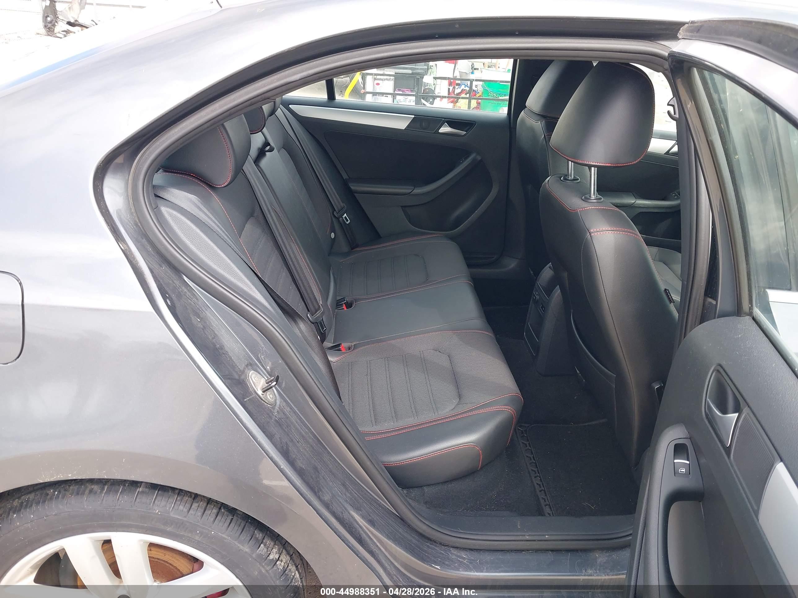 VOLKSWAGEN JETTA image 8