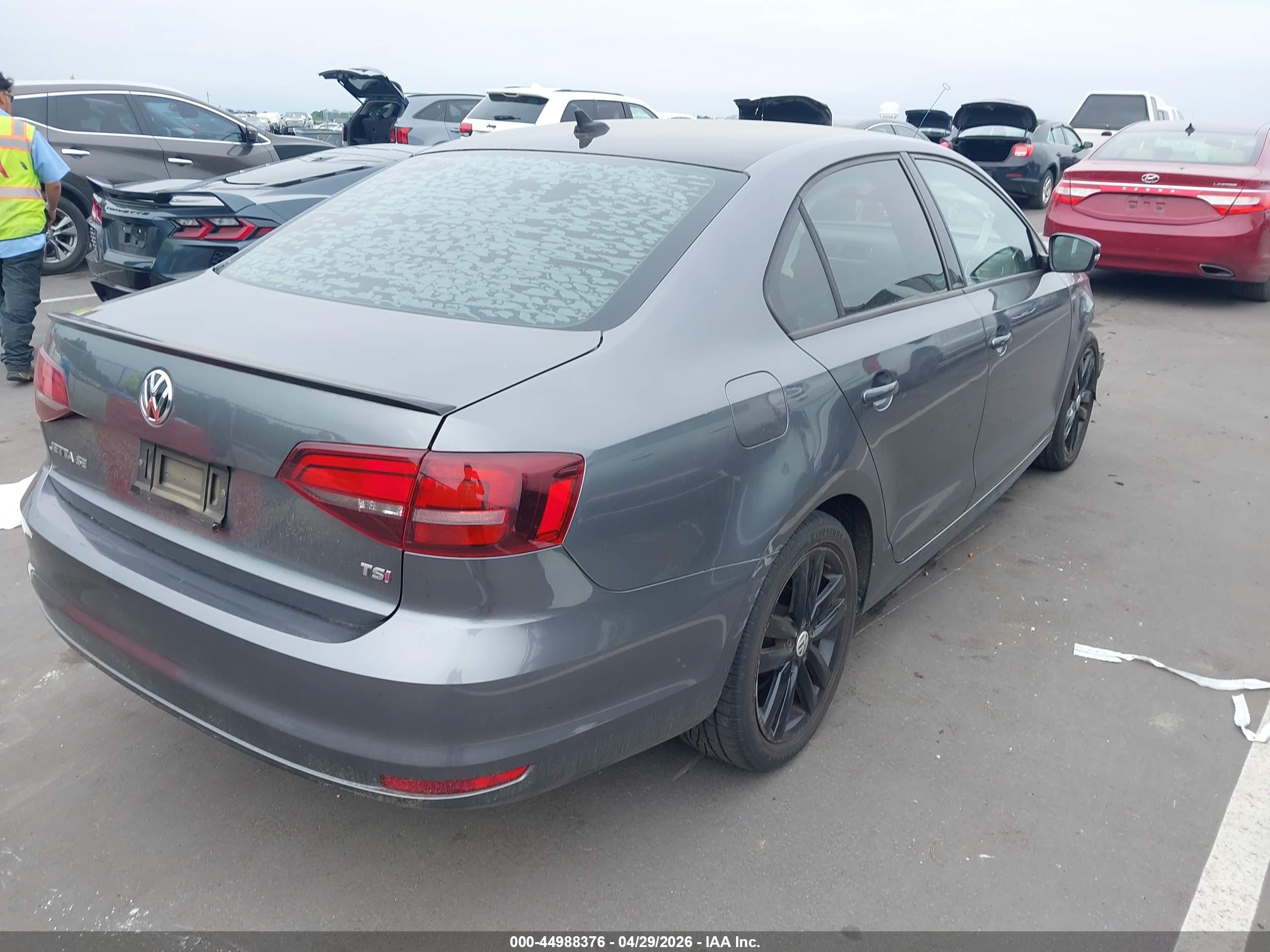 VOLKSWAGEN JETTA image 4