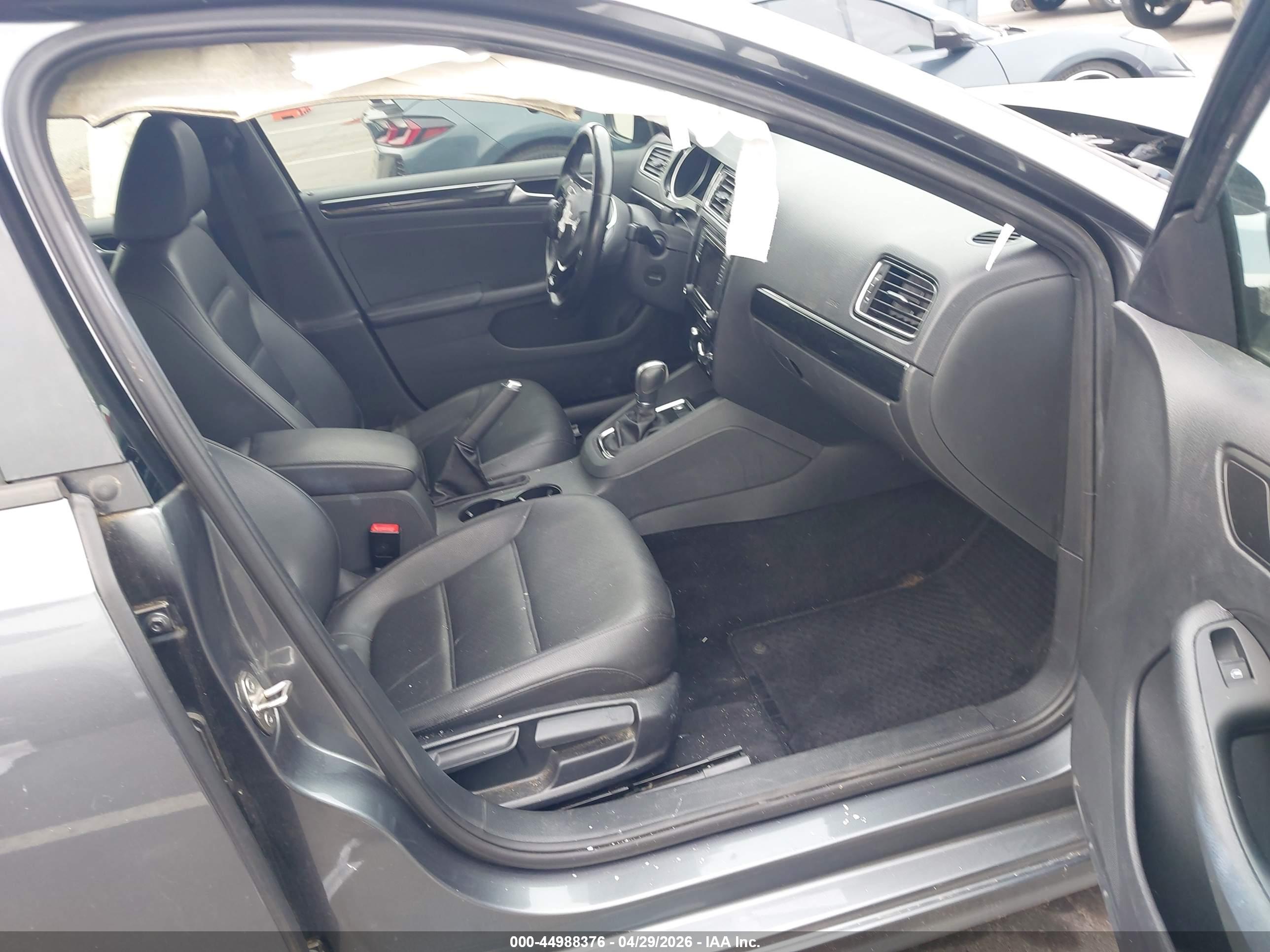 VOLKSWAGEN JETTA image 5