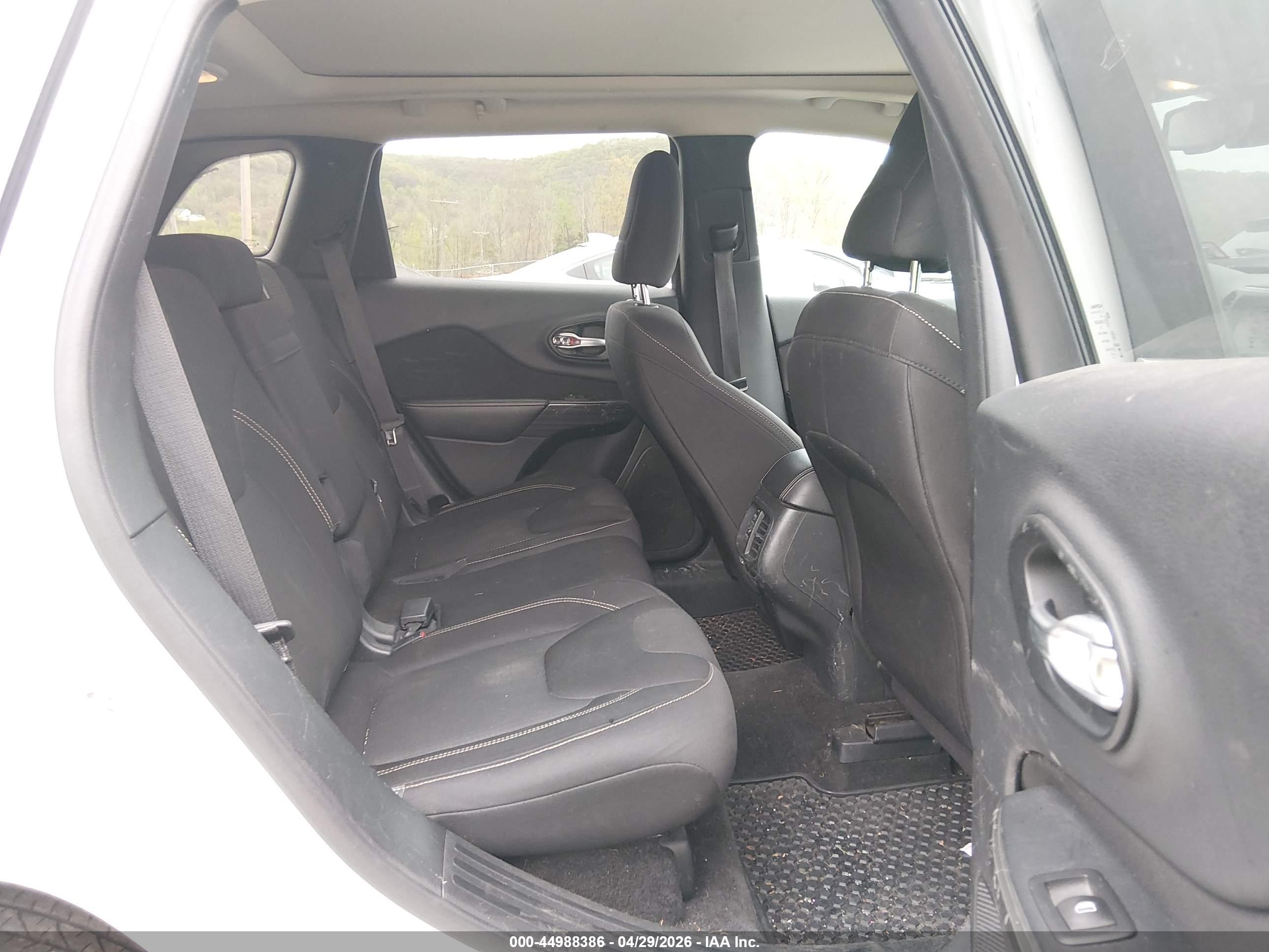JEEP CHEROKEE image 8