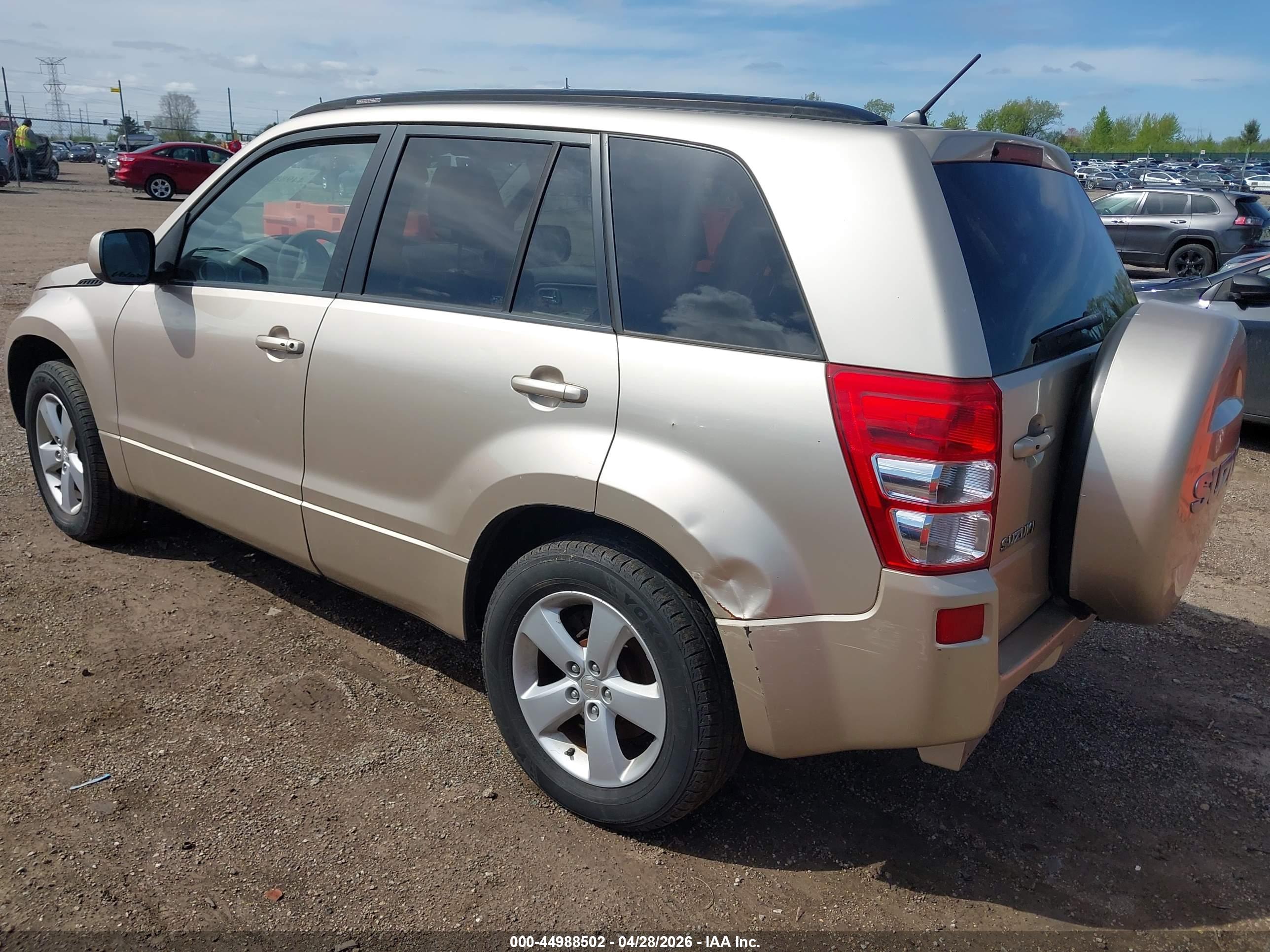SUZUKI GRAND image 3