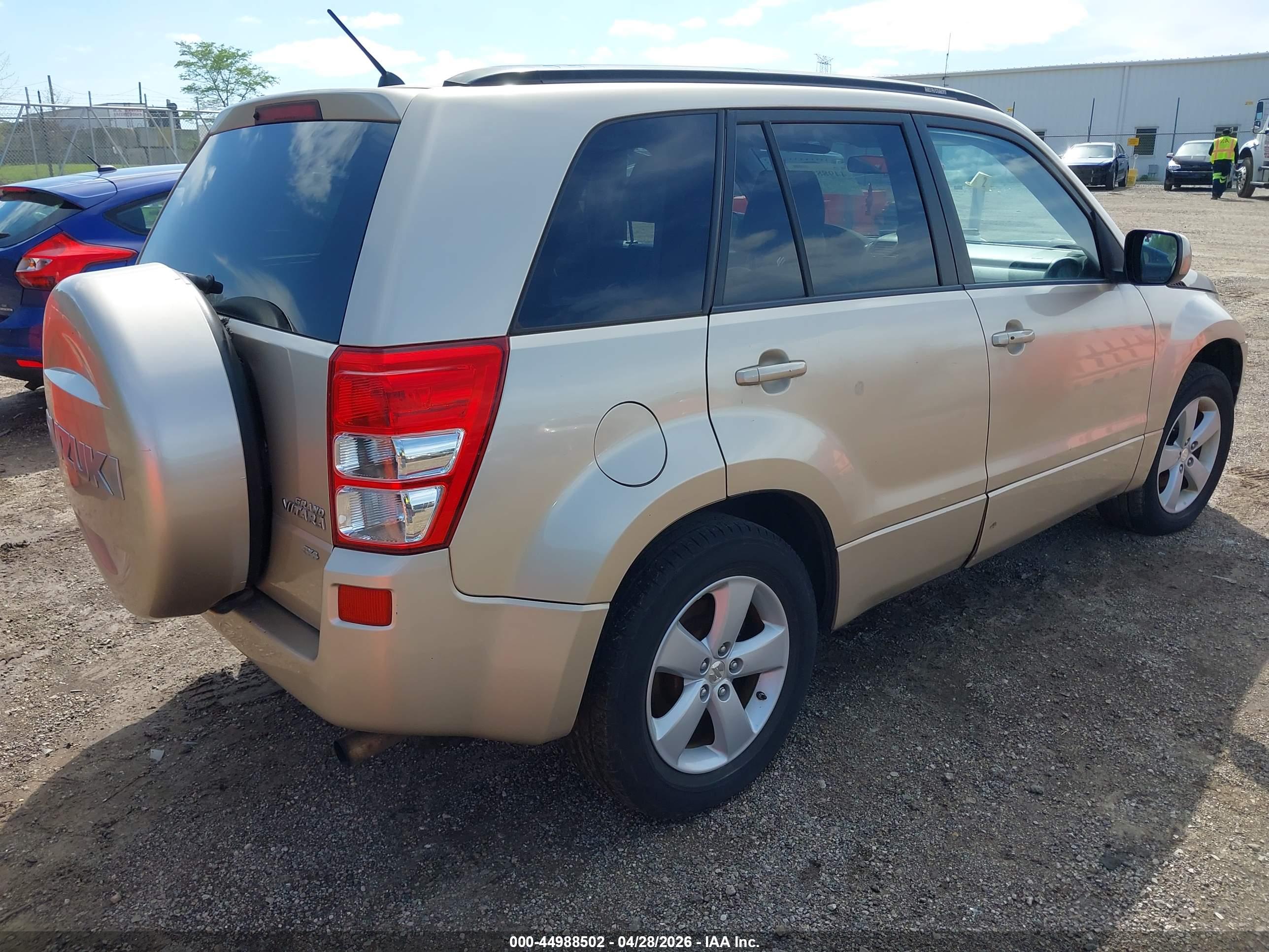 SUZUKI GRAND image 4