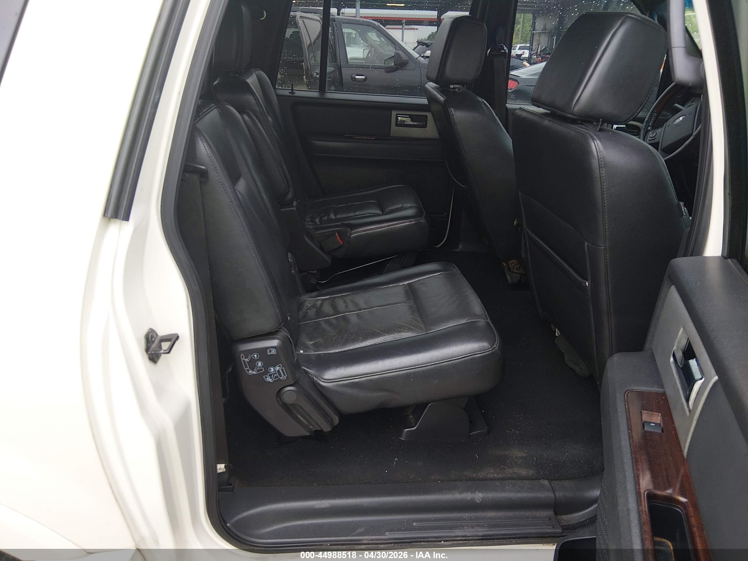 FORD EXPEDITION image 8