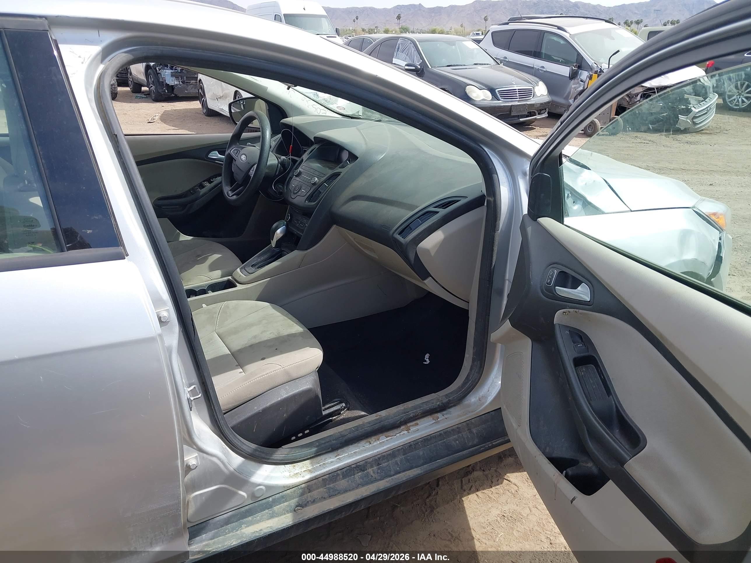 FORD FOCUS image 5