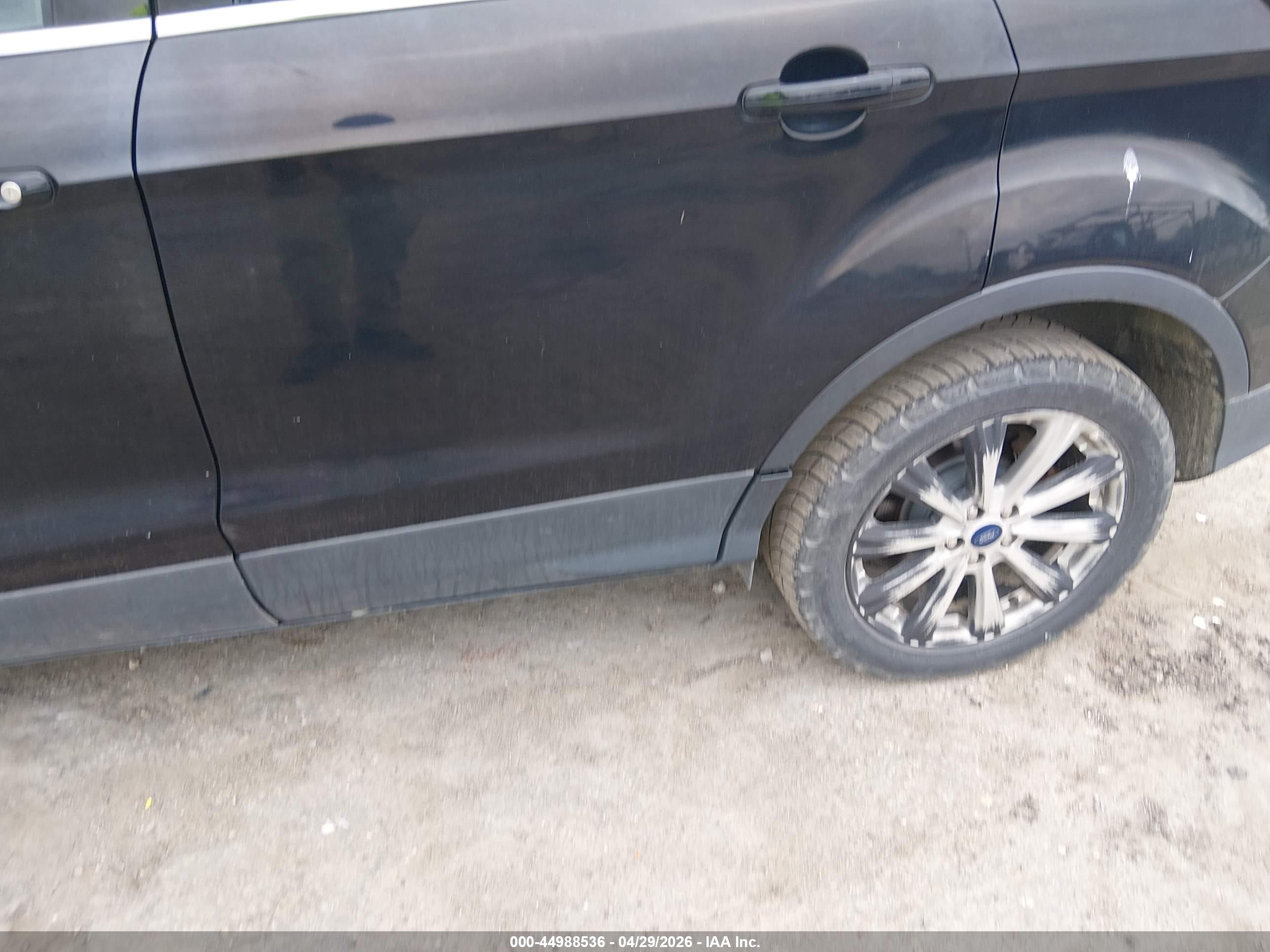 FORD ESCAPE image 6