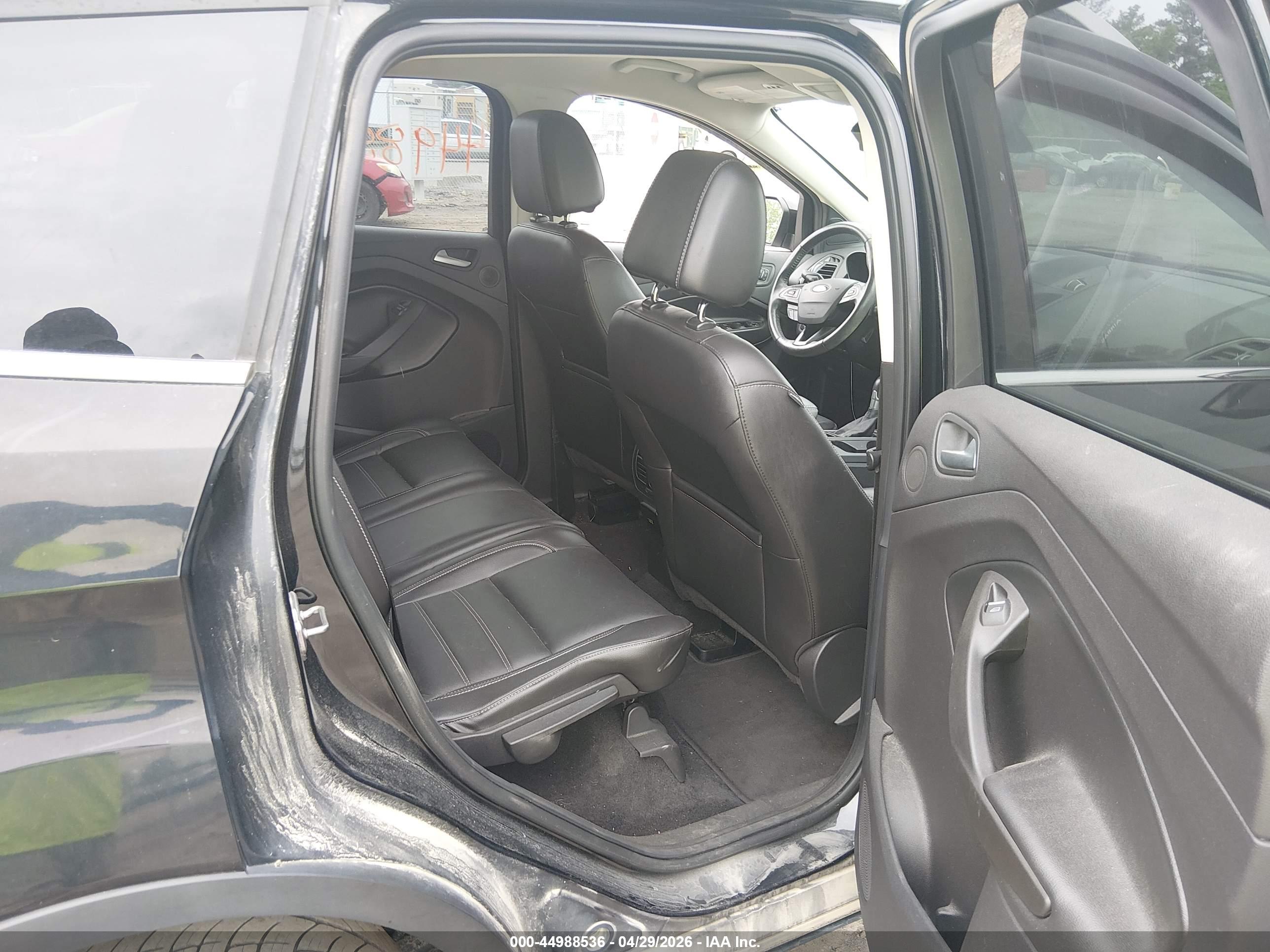 FORD ESCAPE image 8