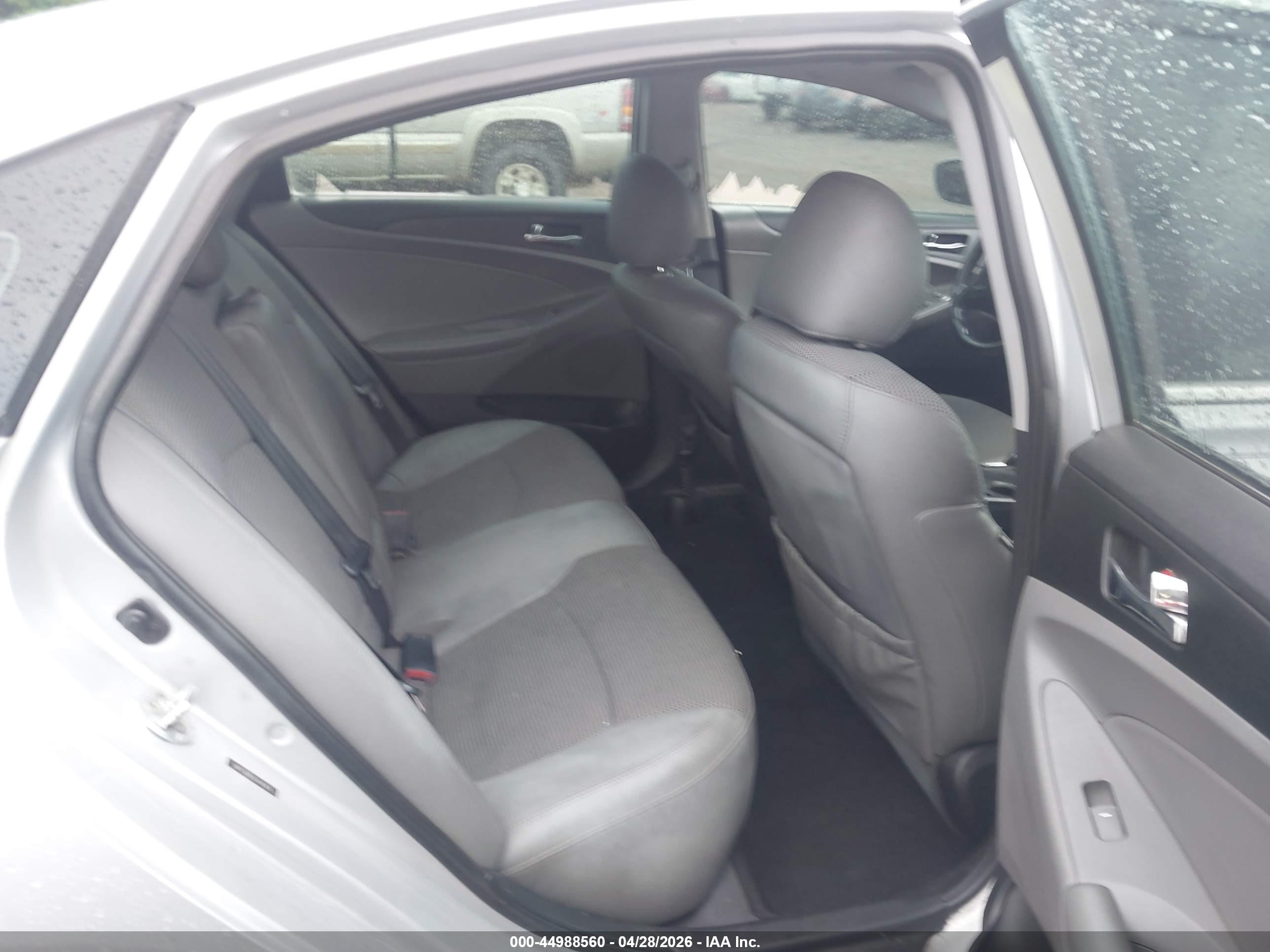 HYUNDAI SONATA image 8