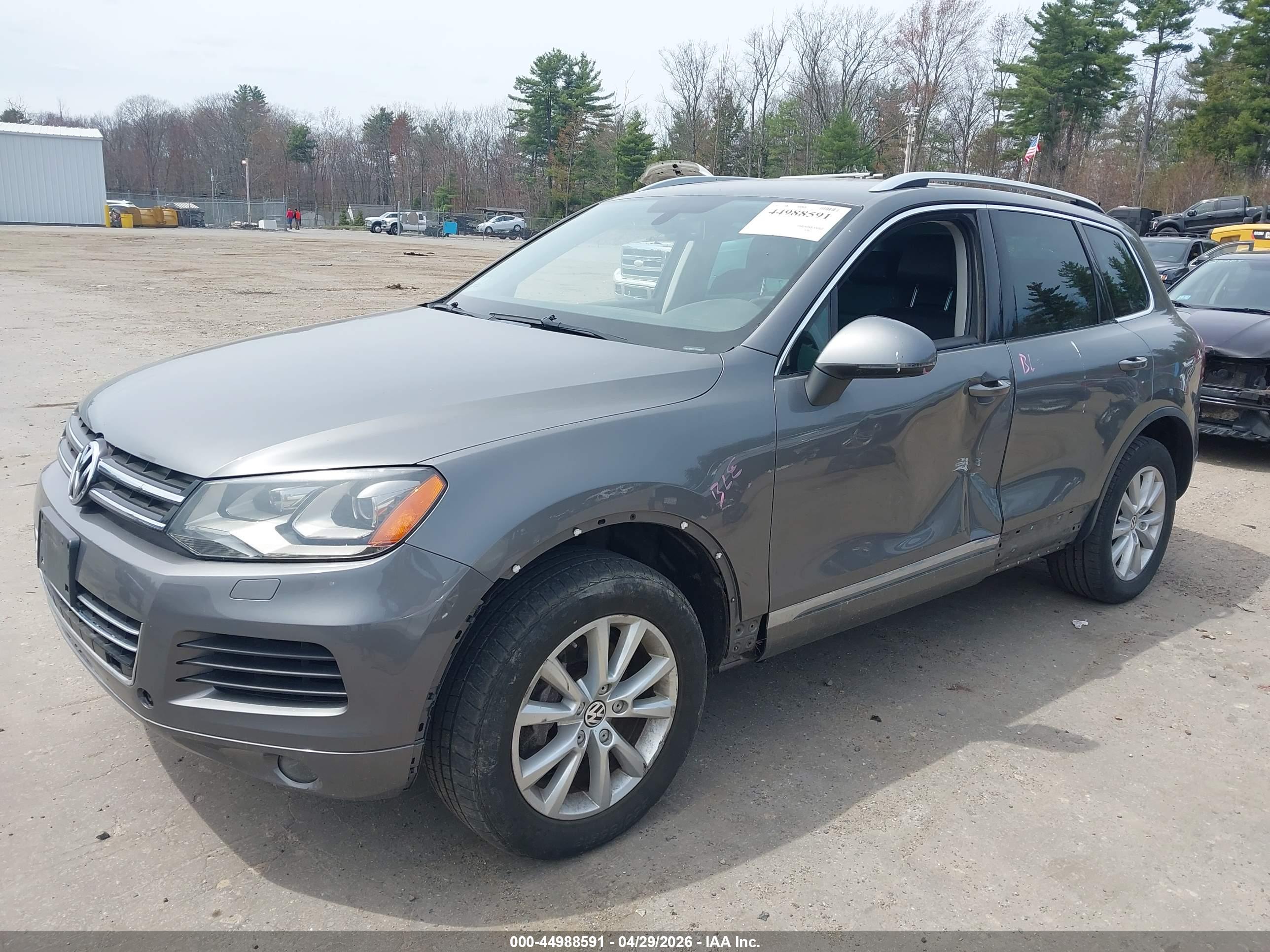VOLKSWAGEN TOUAREG image 2