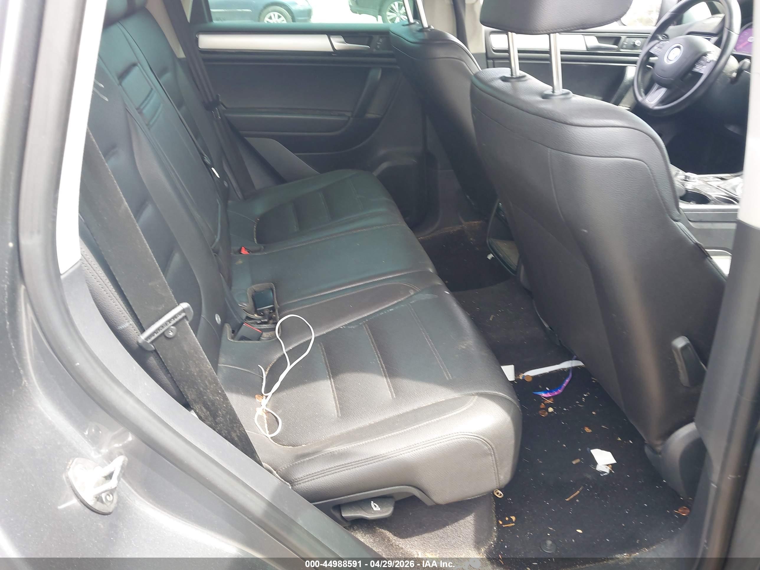 VOLKSWAGEN TOUAREG image 8