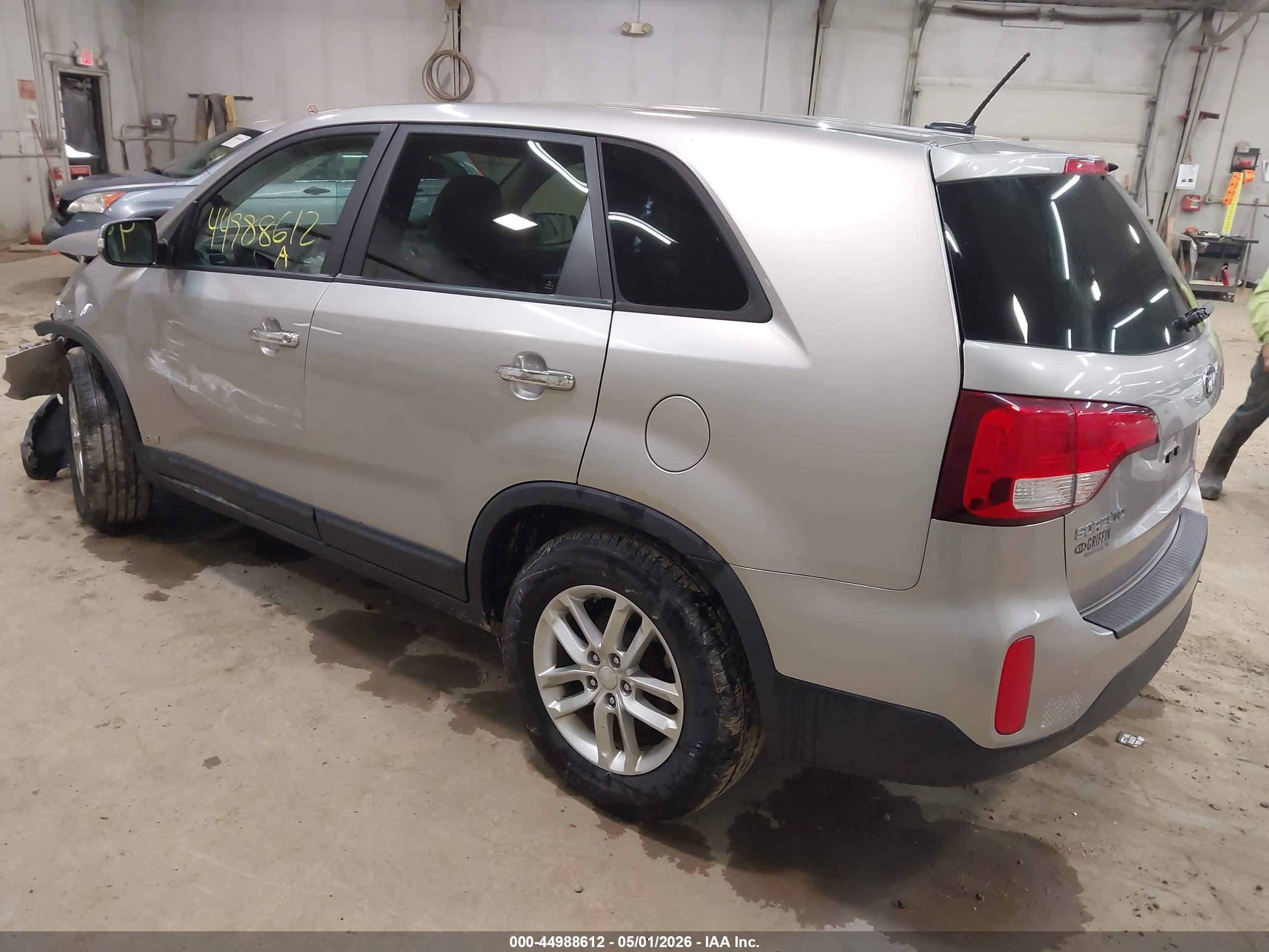 KIA SORENTO image 3