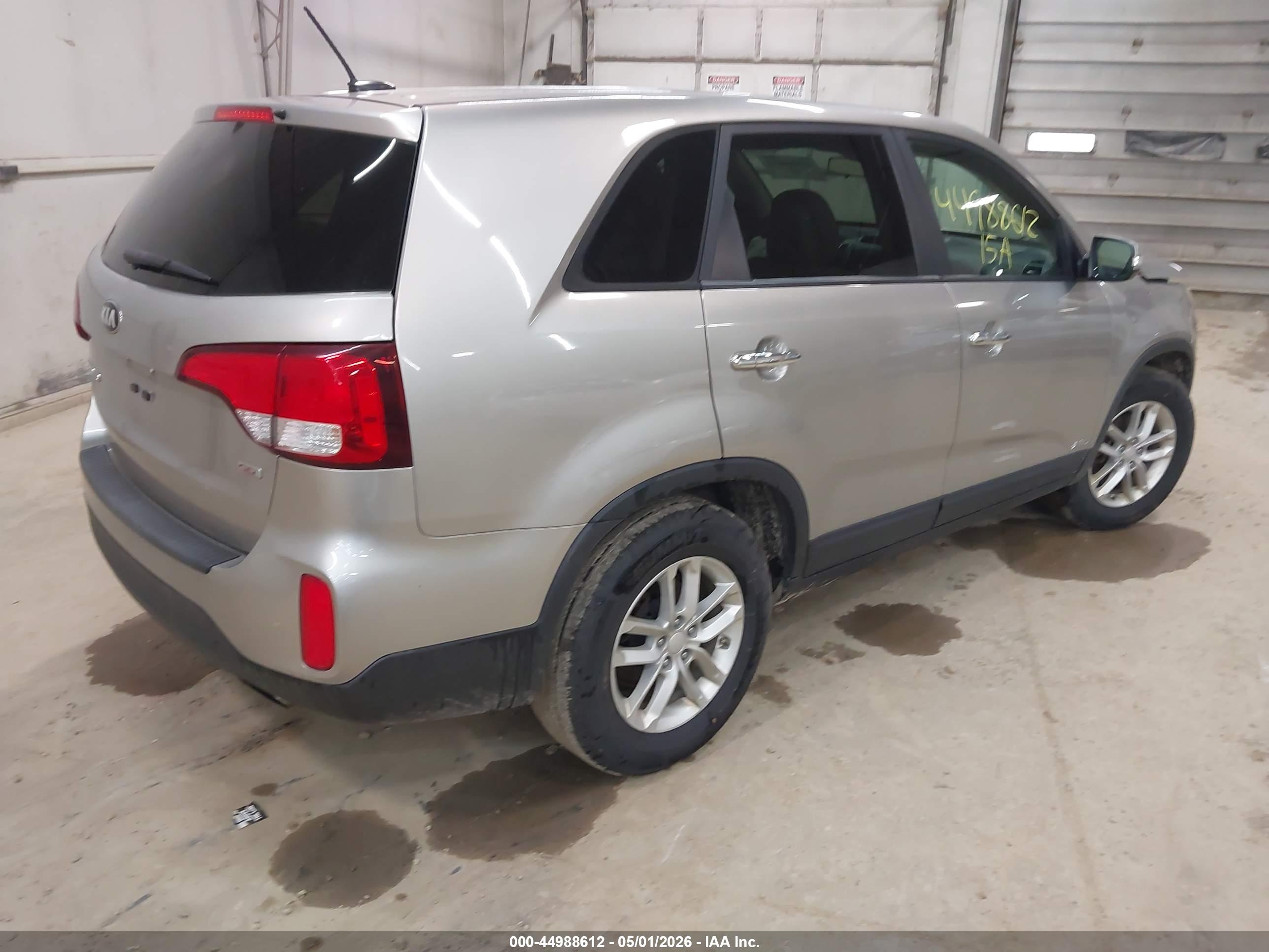 KIA SORENTO image 4