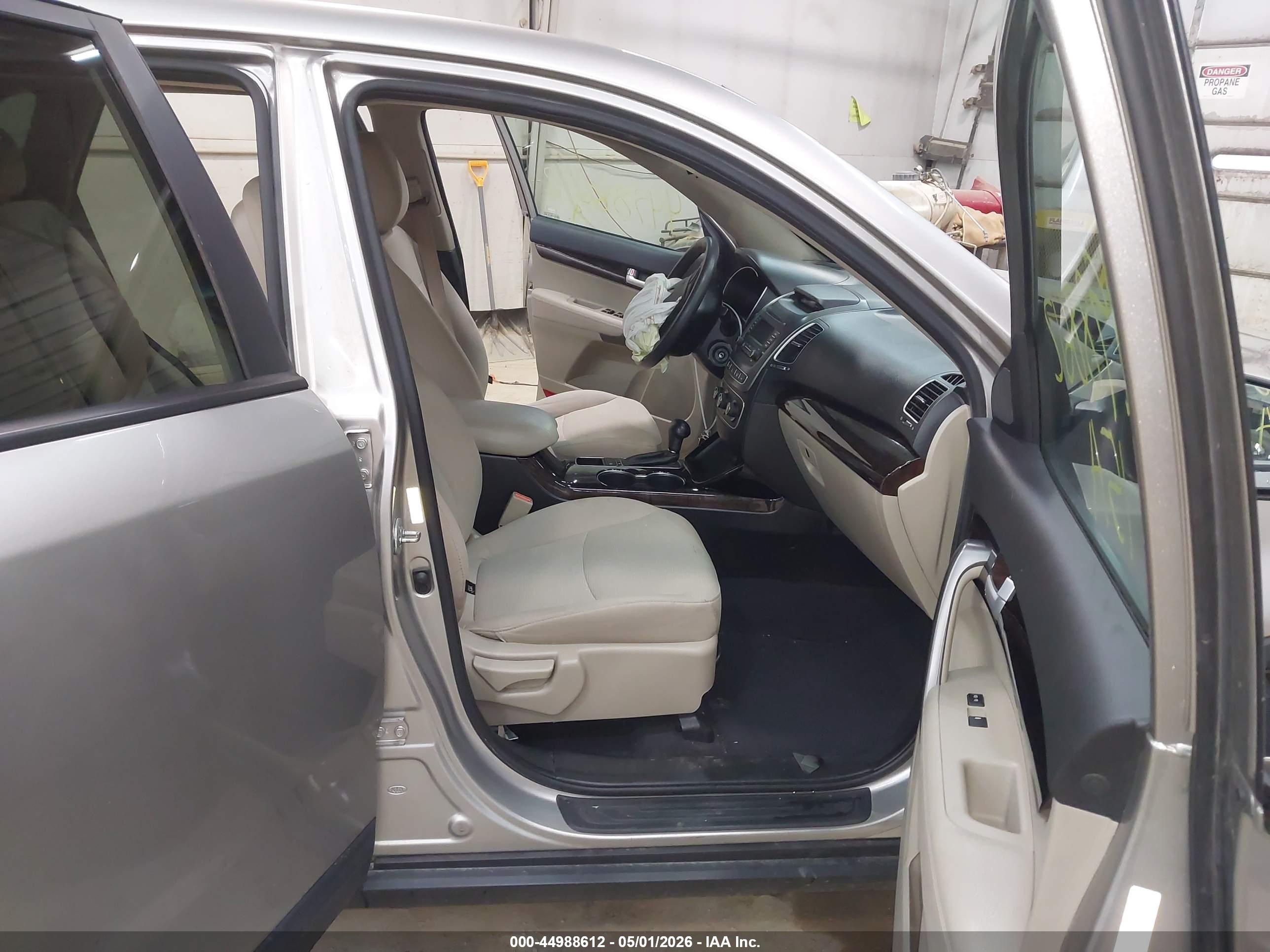 KIA SORENTO image 5