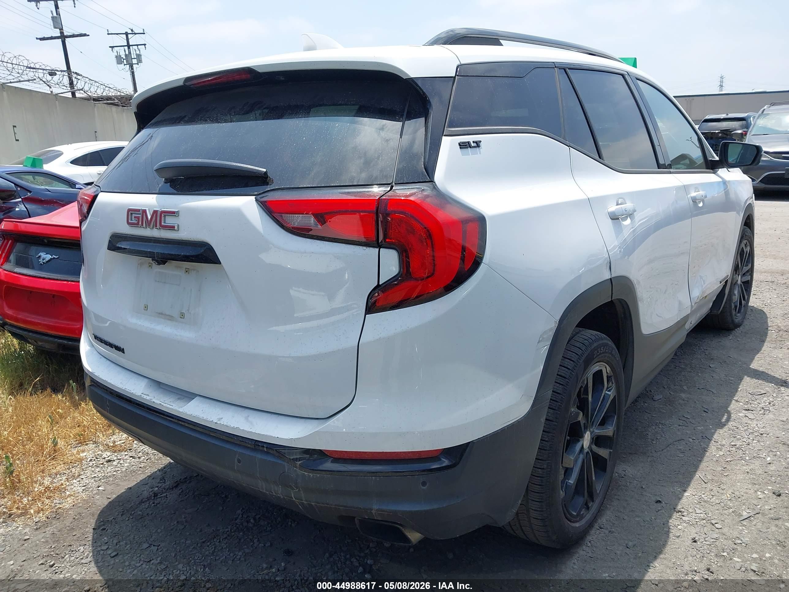 GMC TERRAIN image 4