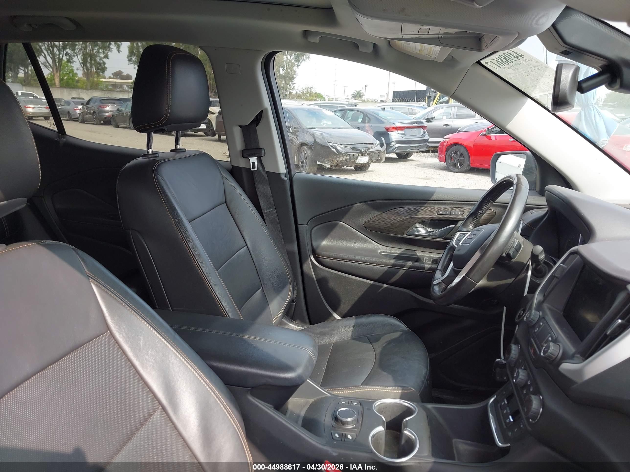 GMC TERRAIN image 5