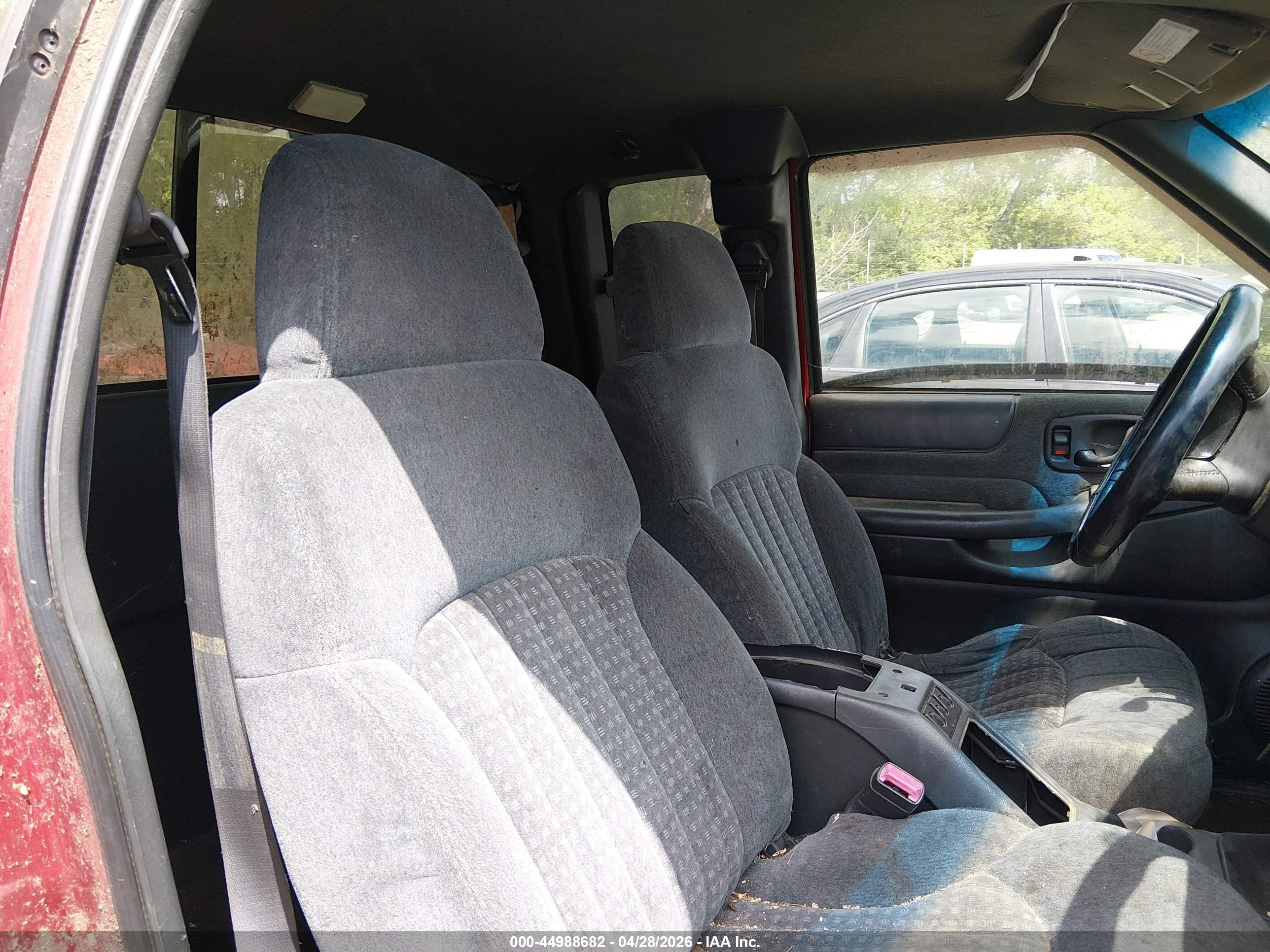 CHEVROLET S-10 image 8