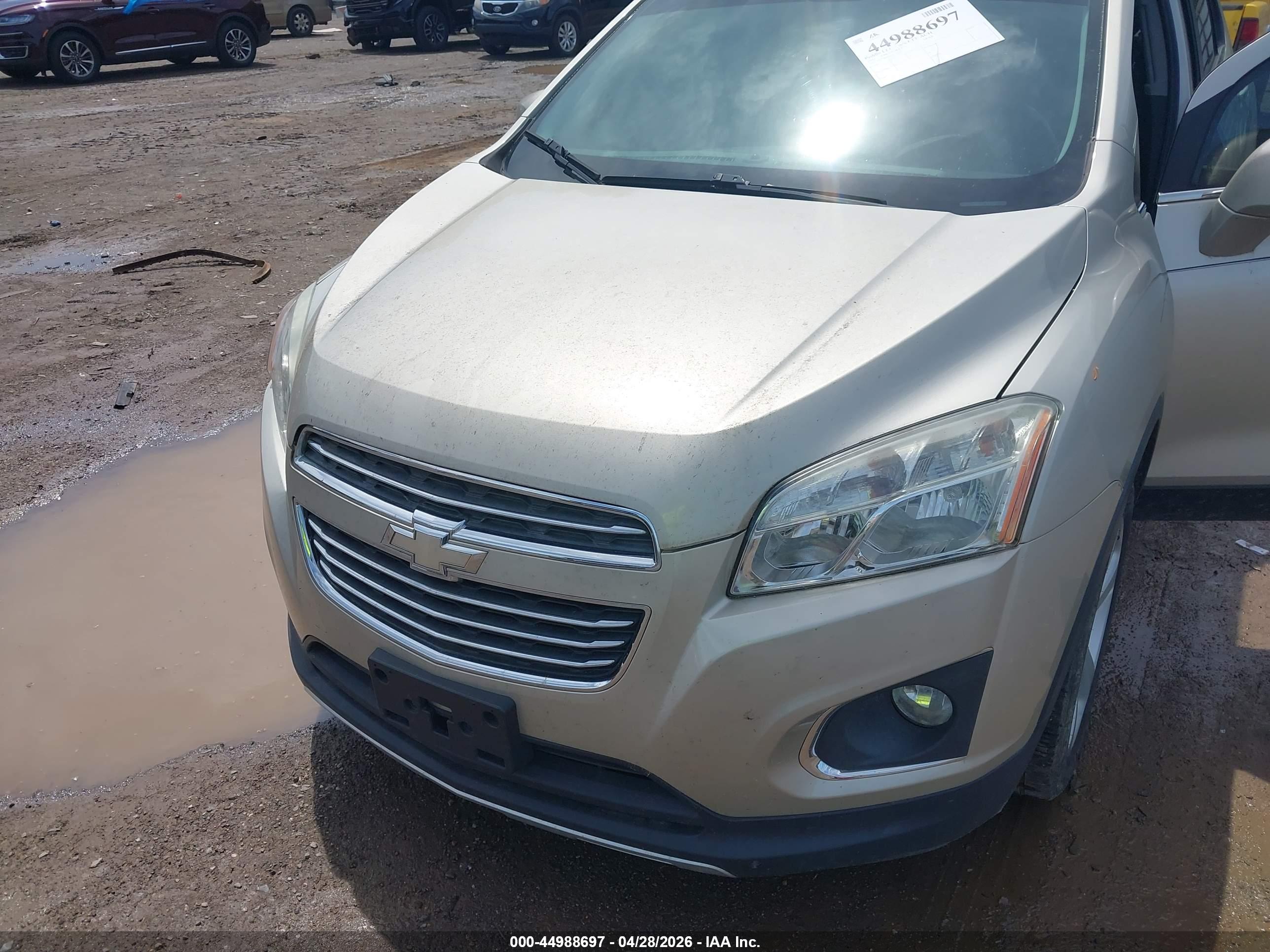 CHEVROLET TRAX image 6