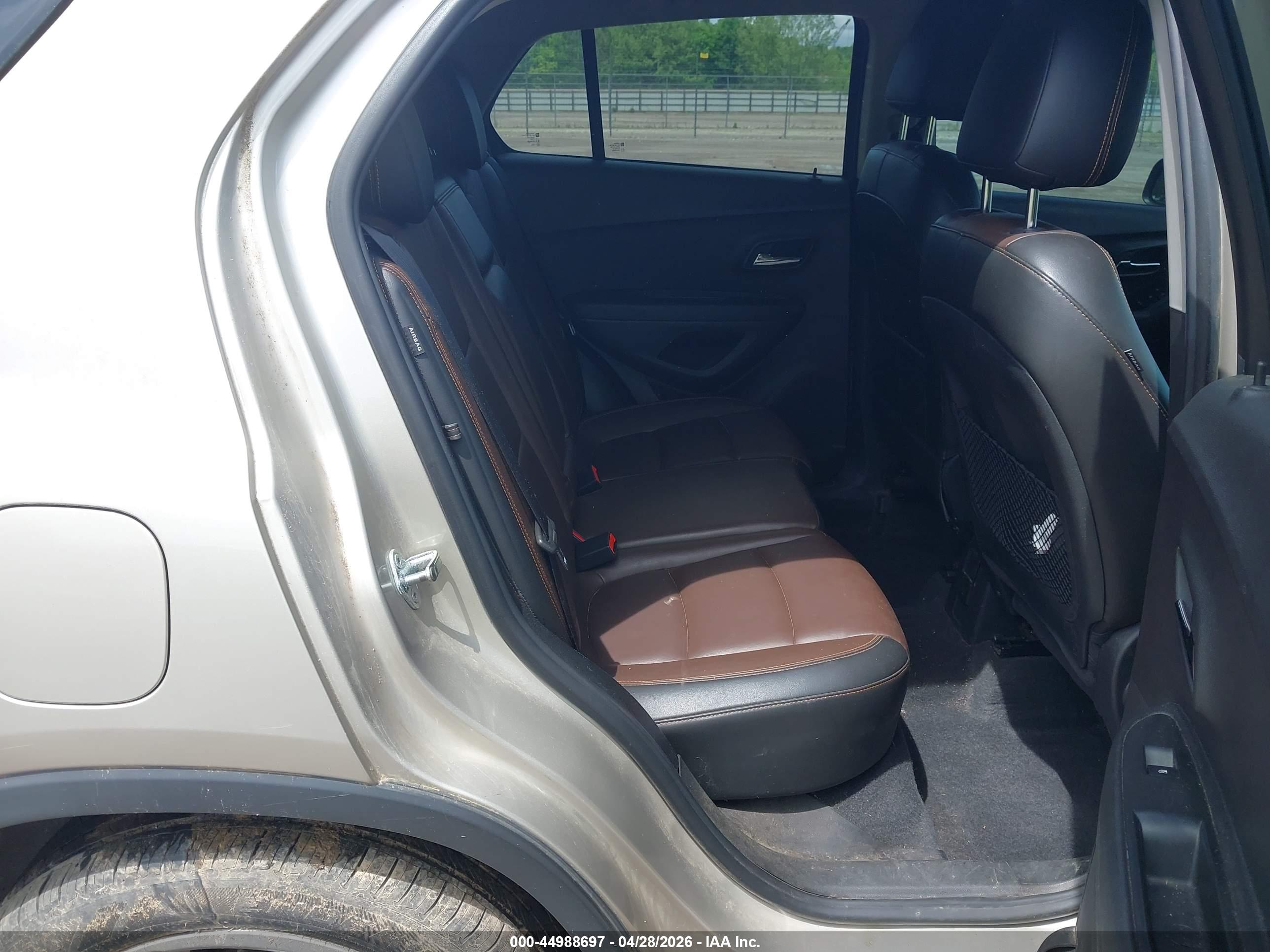 CHEVROLET TRAX image 8