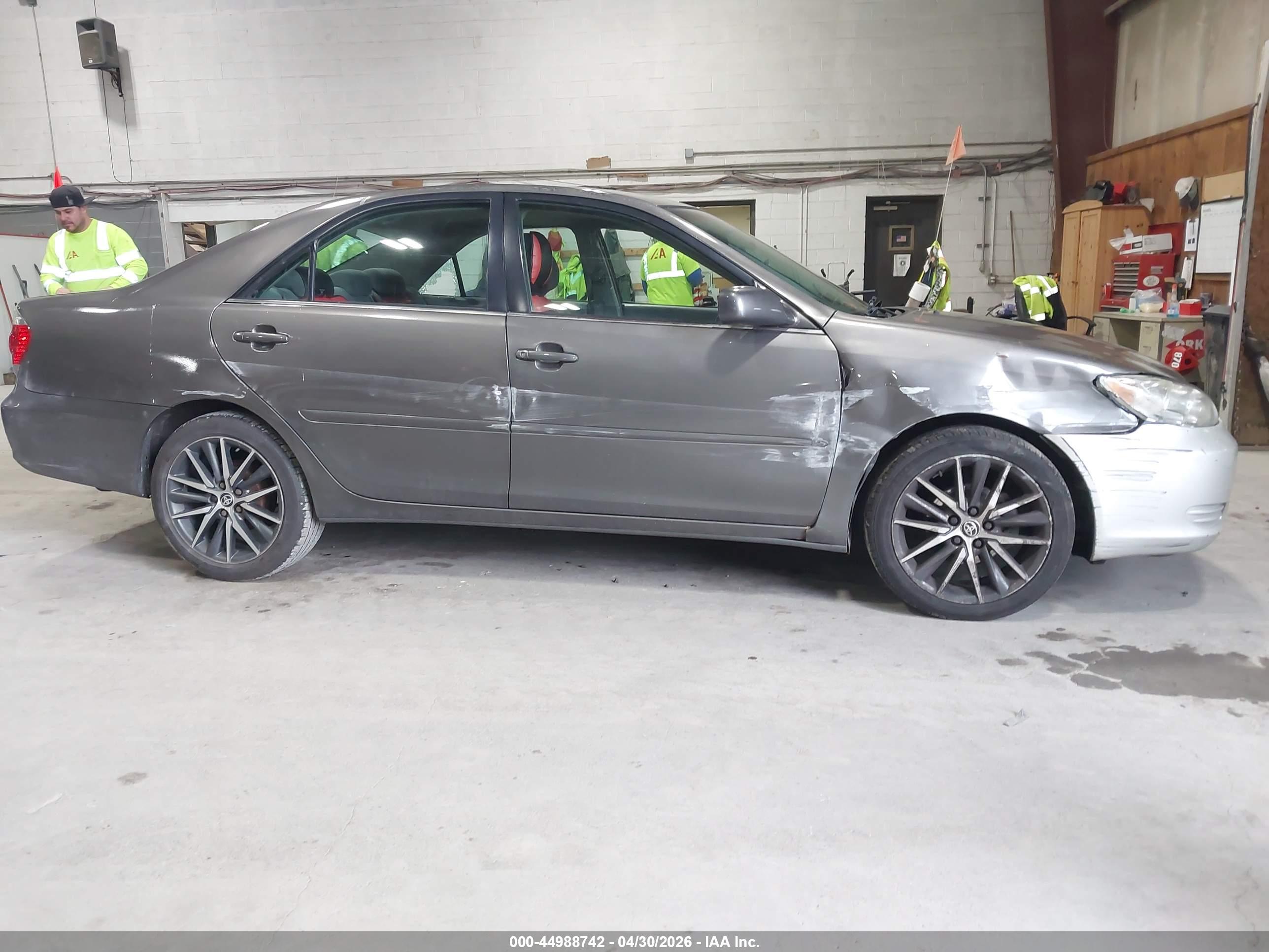 TOYOTA CAMRY image 6