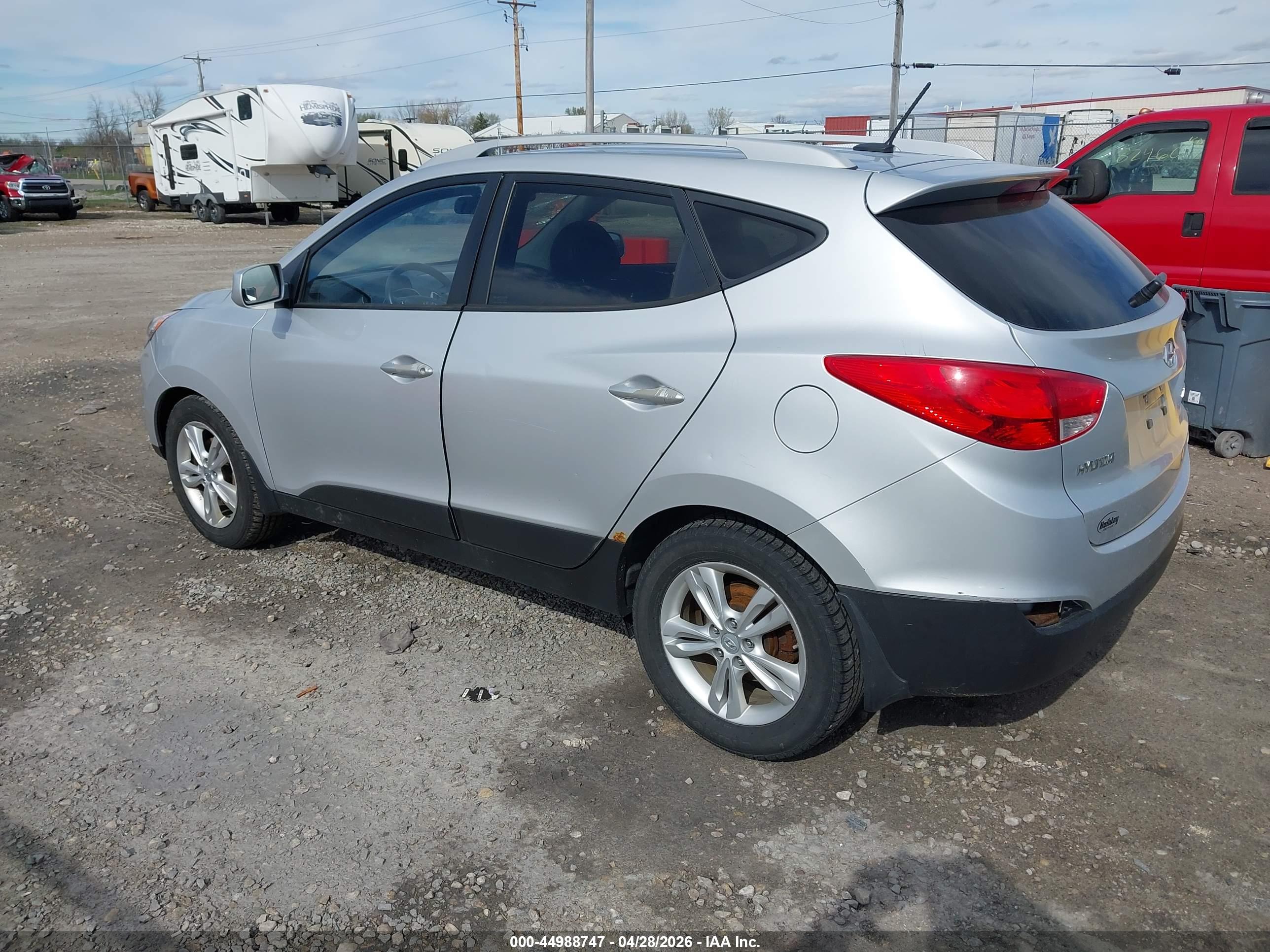HYUNDAI TUCSON image 3