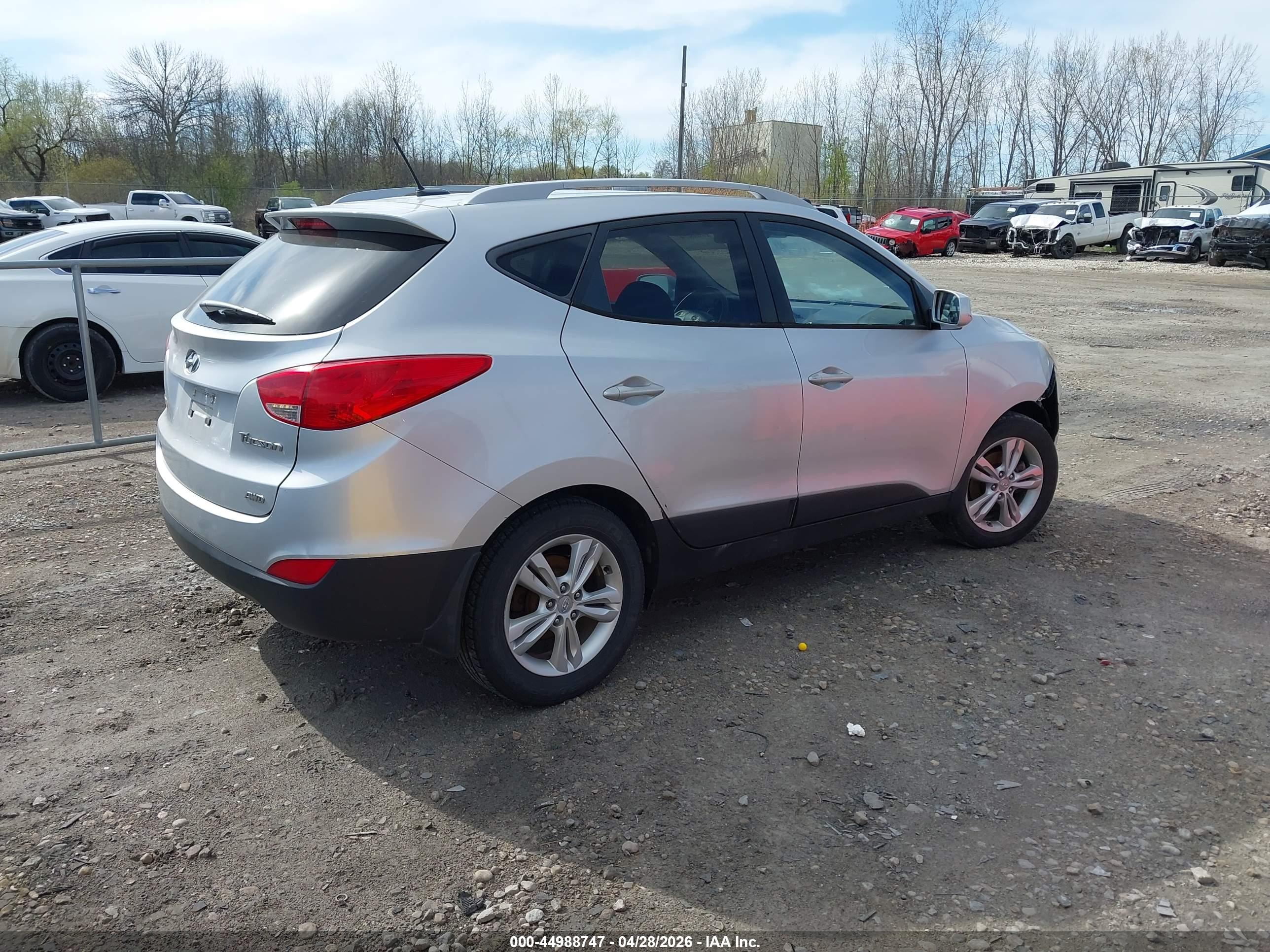 HYUNDAI TUCSON image 4