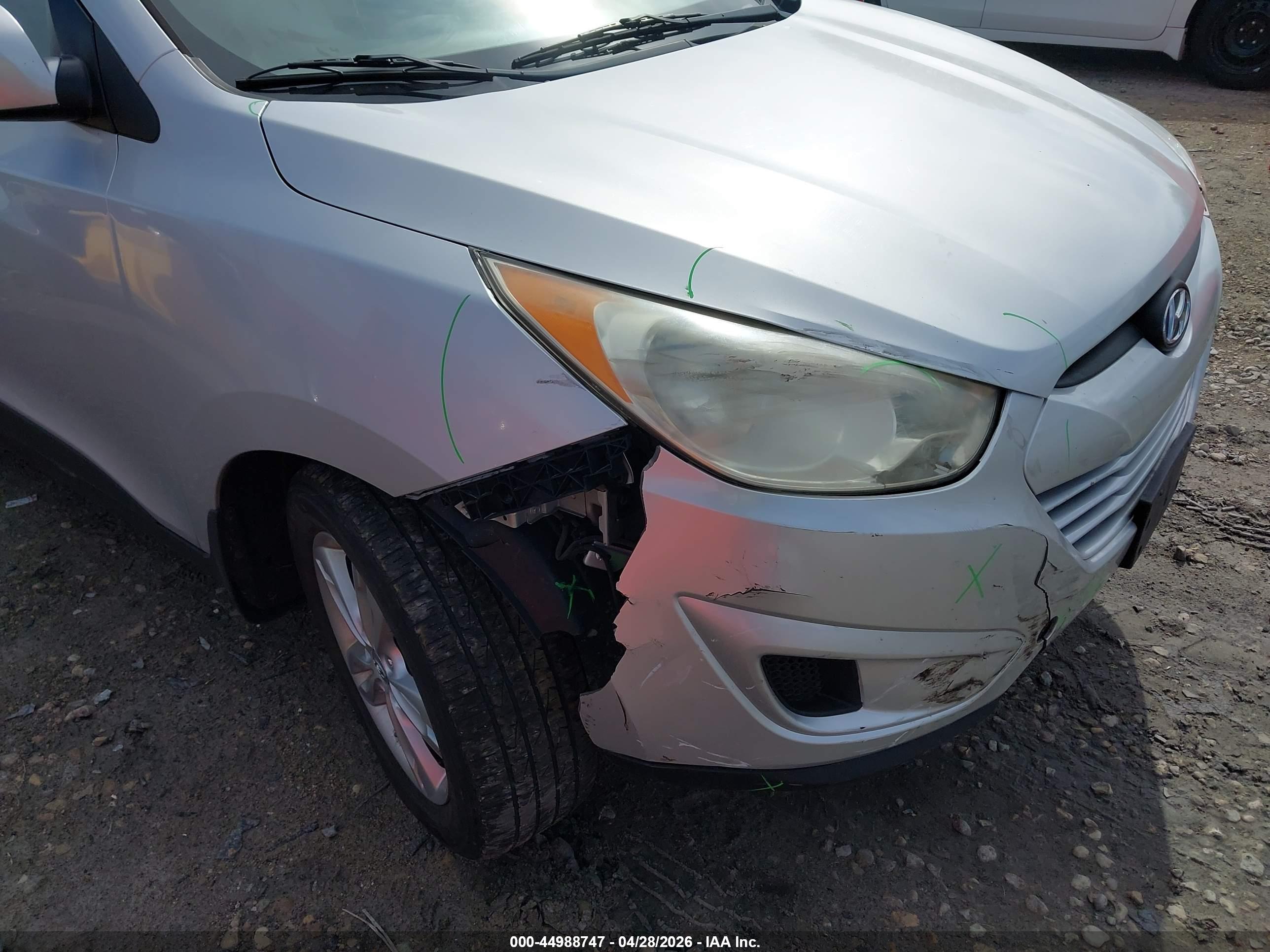 HYUNDAI TUCSON image 6