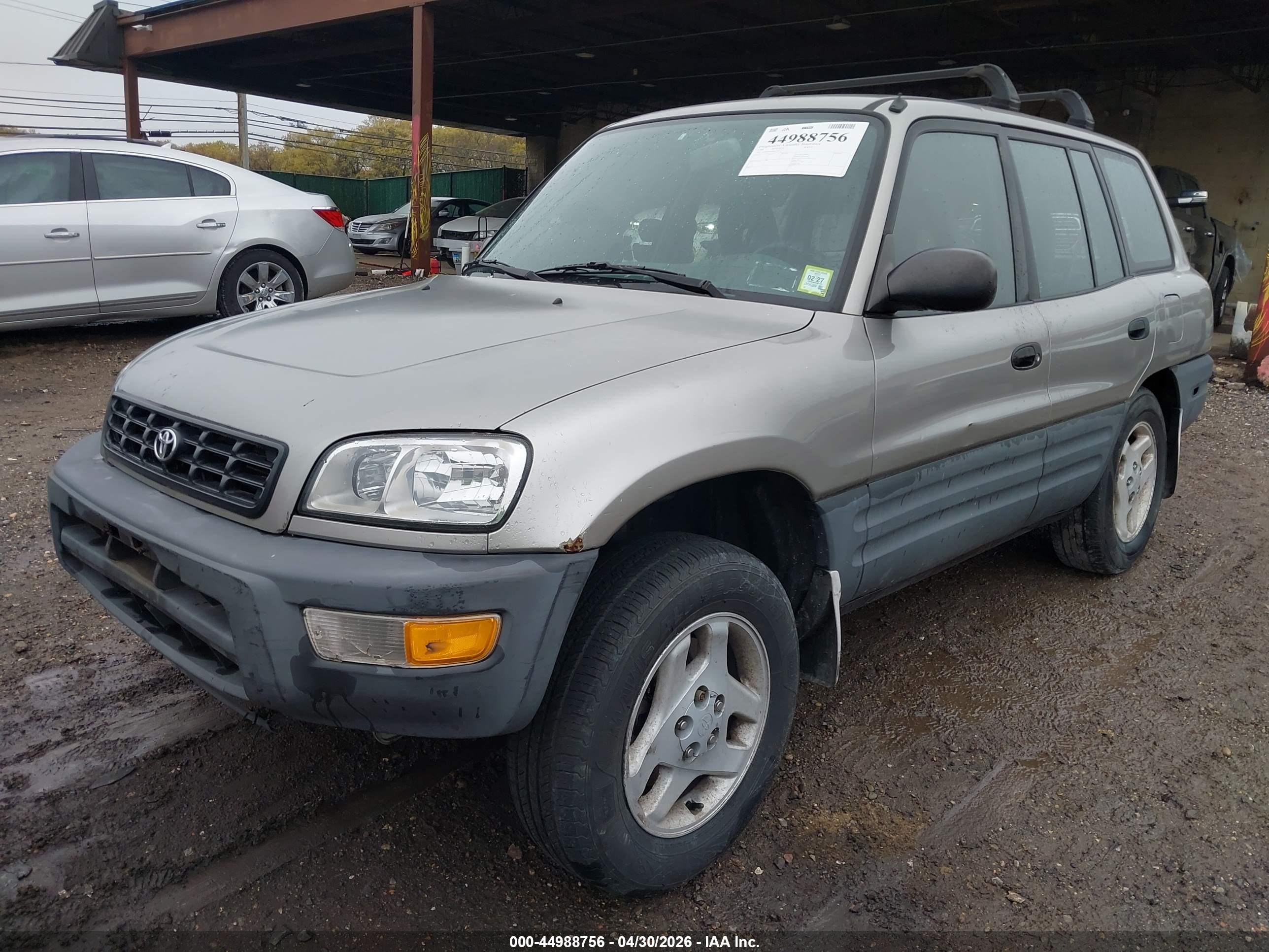 TOYOTA RAV4 image 2