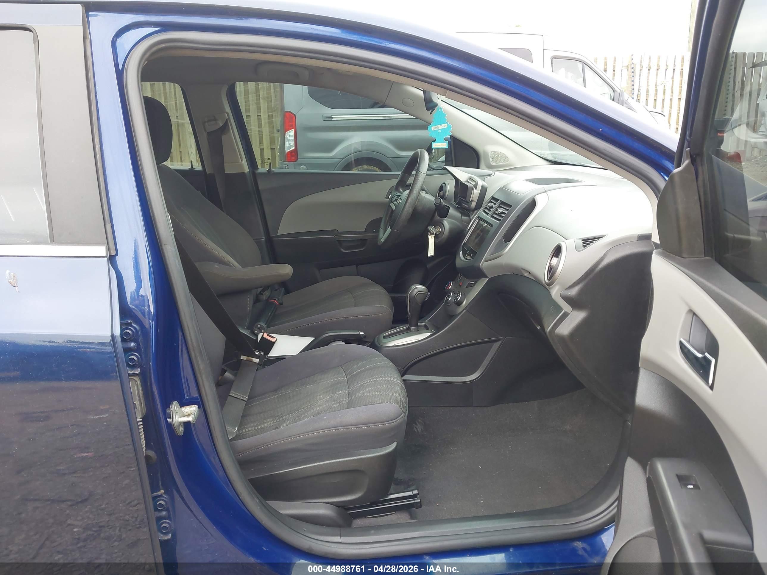 CHEVROLET SONIC image 5