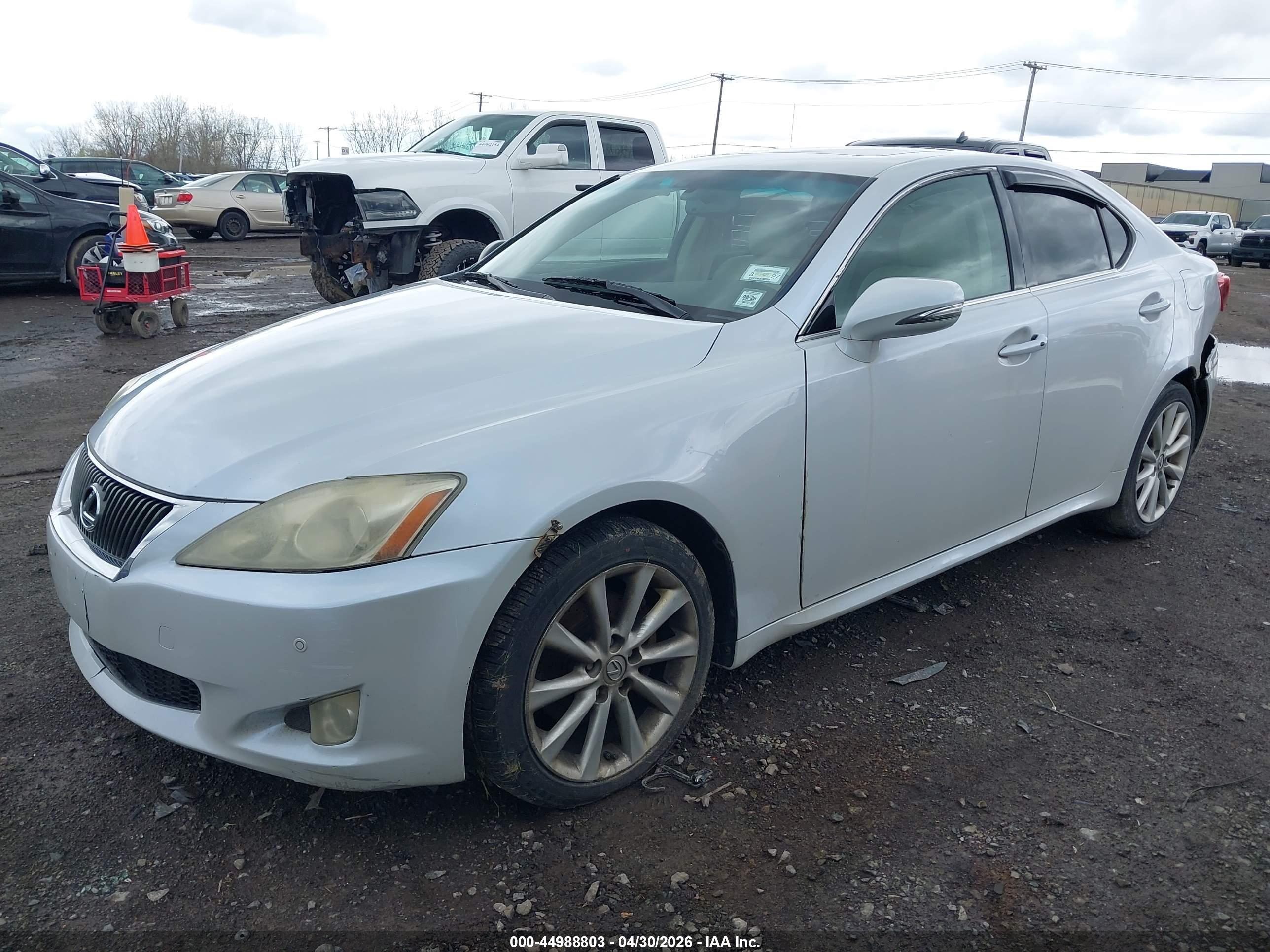 LEXUS IS image 2