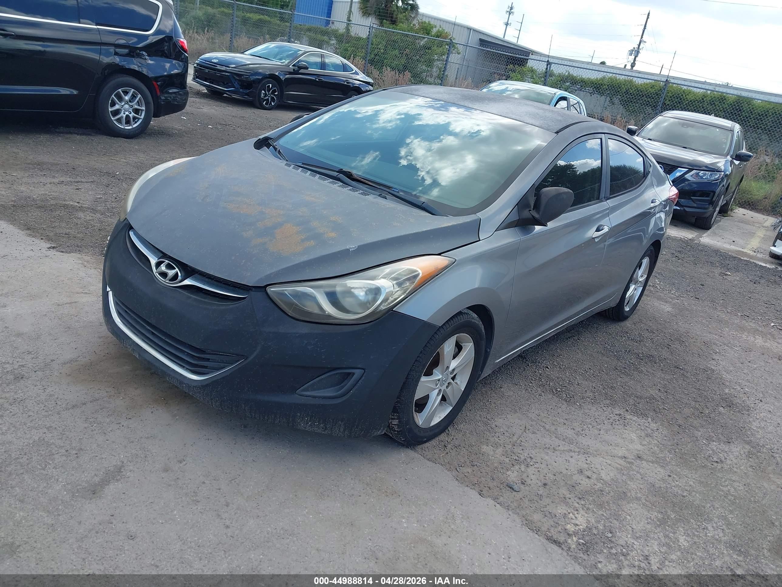 HYUNDAI ELANTRA image 2