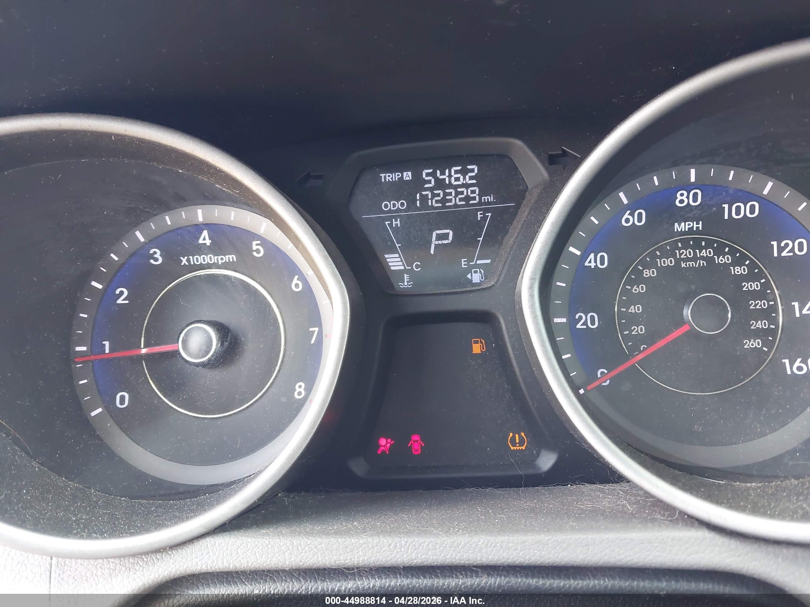 HYUNDAI ELANTRA image 7