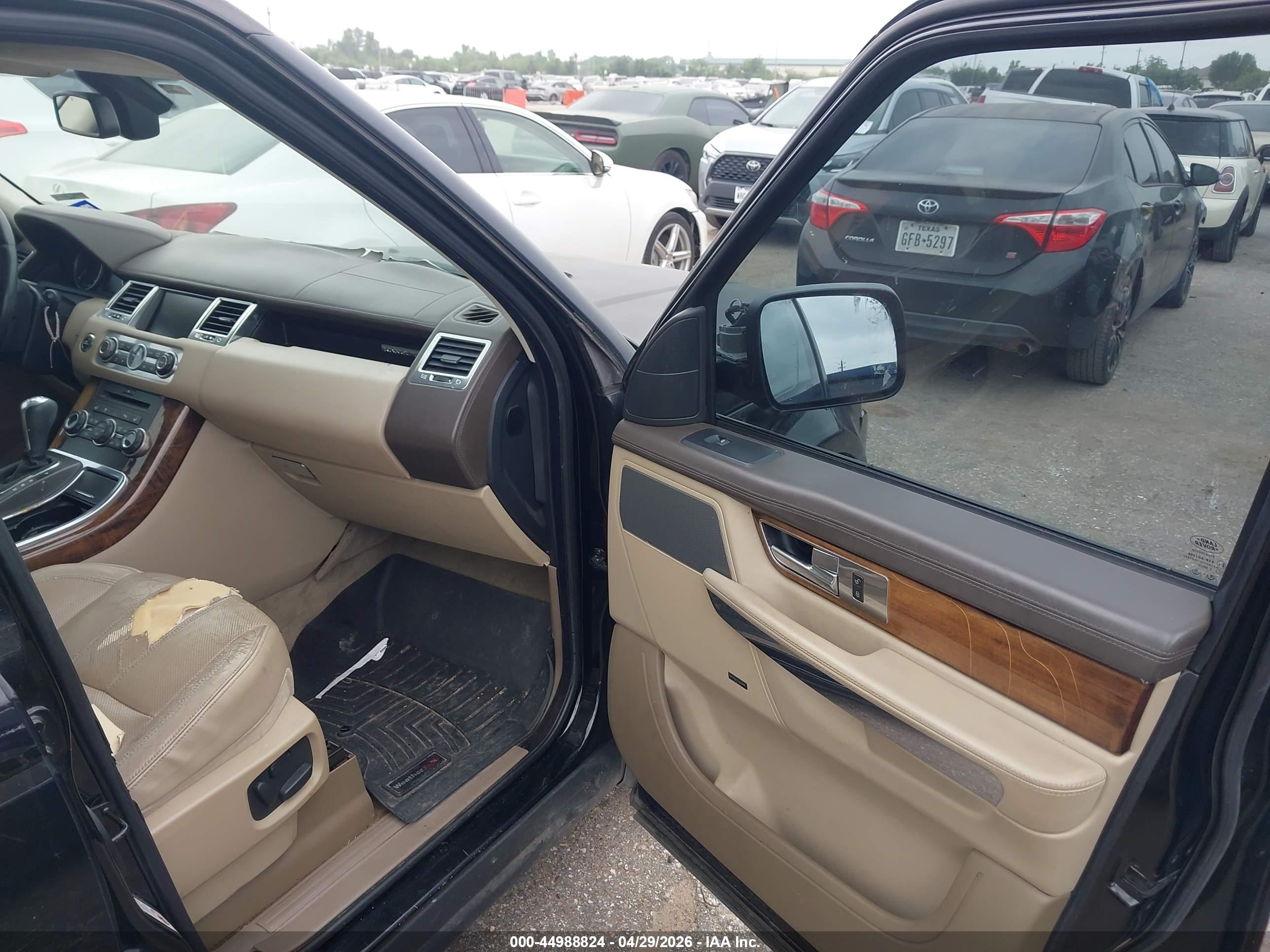 LAND ROVER image 5
