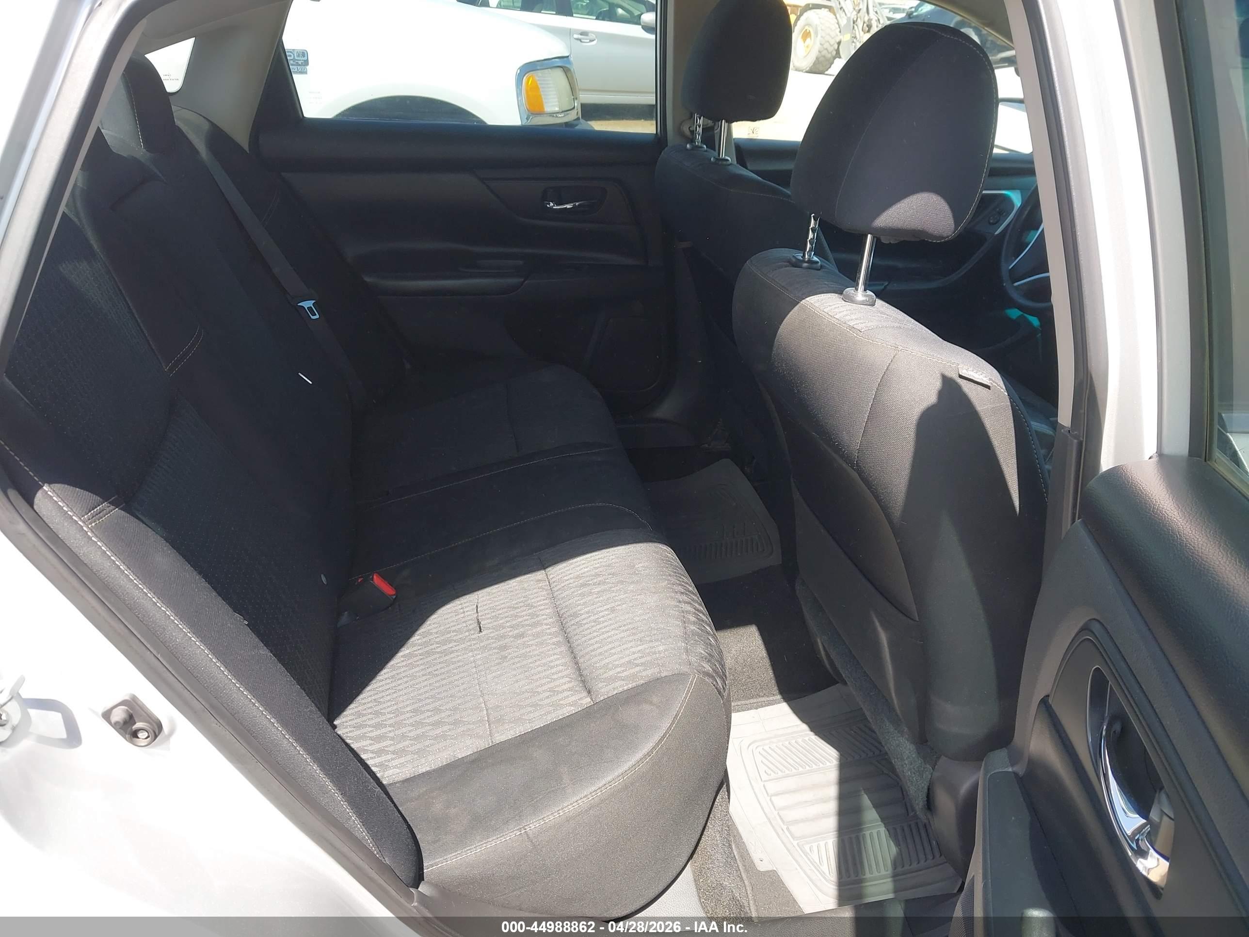 NISSAN ALTIMA image 8
