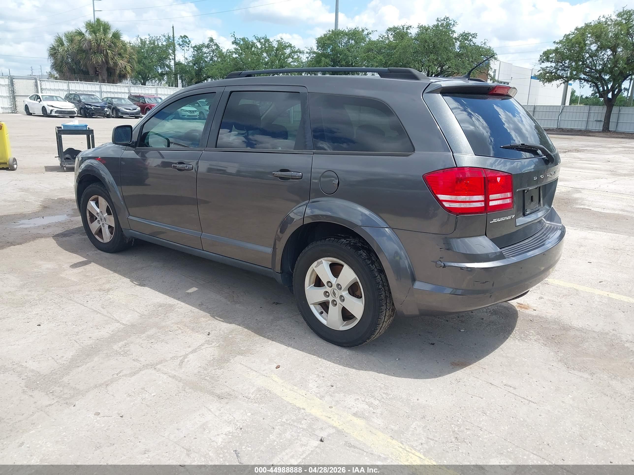 DODGE JOURNEY image 3